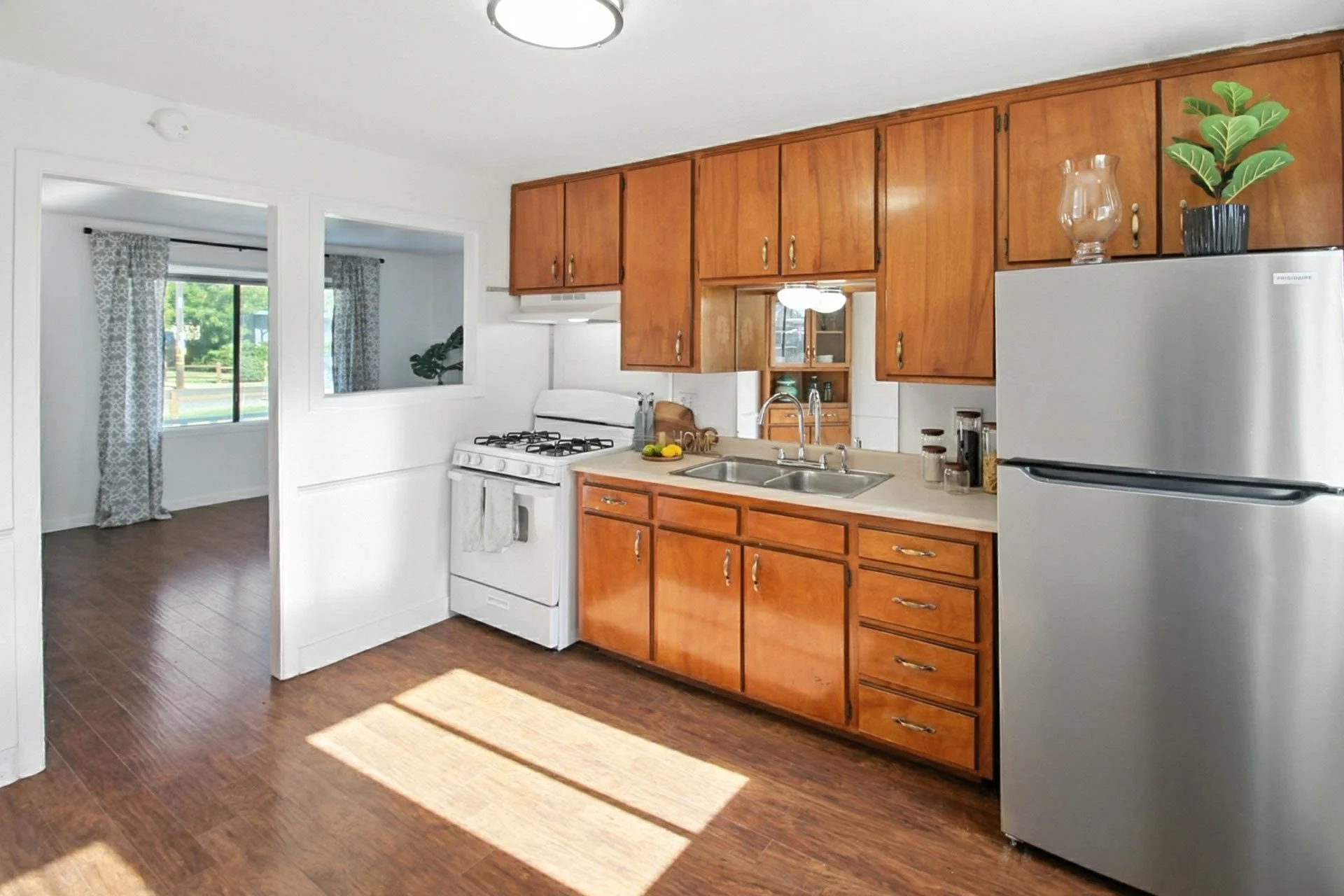 2097 Meadowbrook-17.jpg