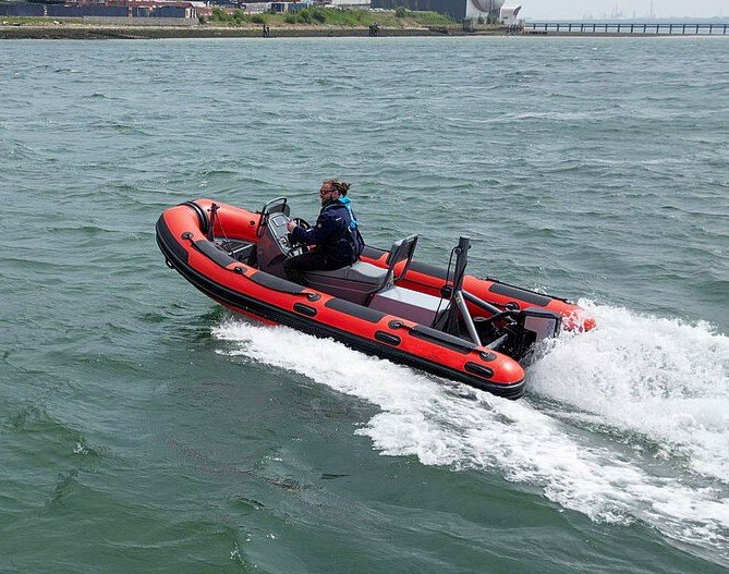 684762dbcd62e-video-still (20)_1280.jpg