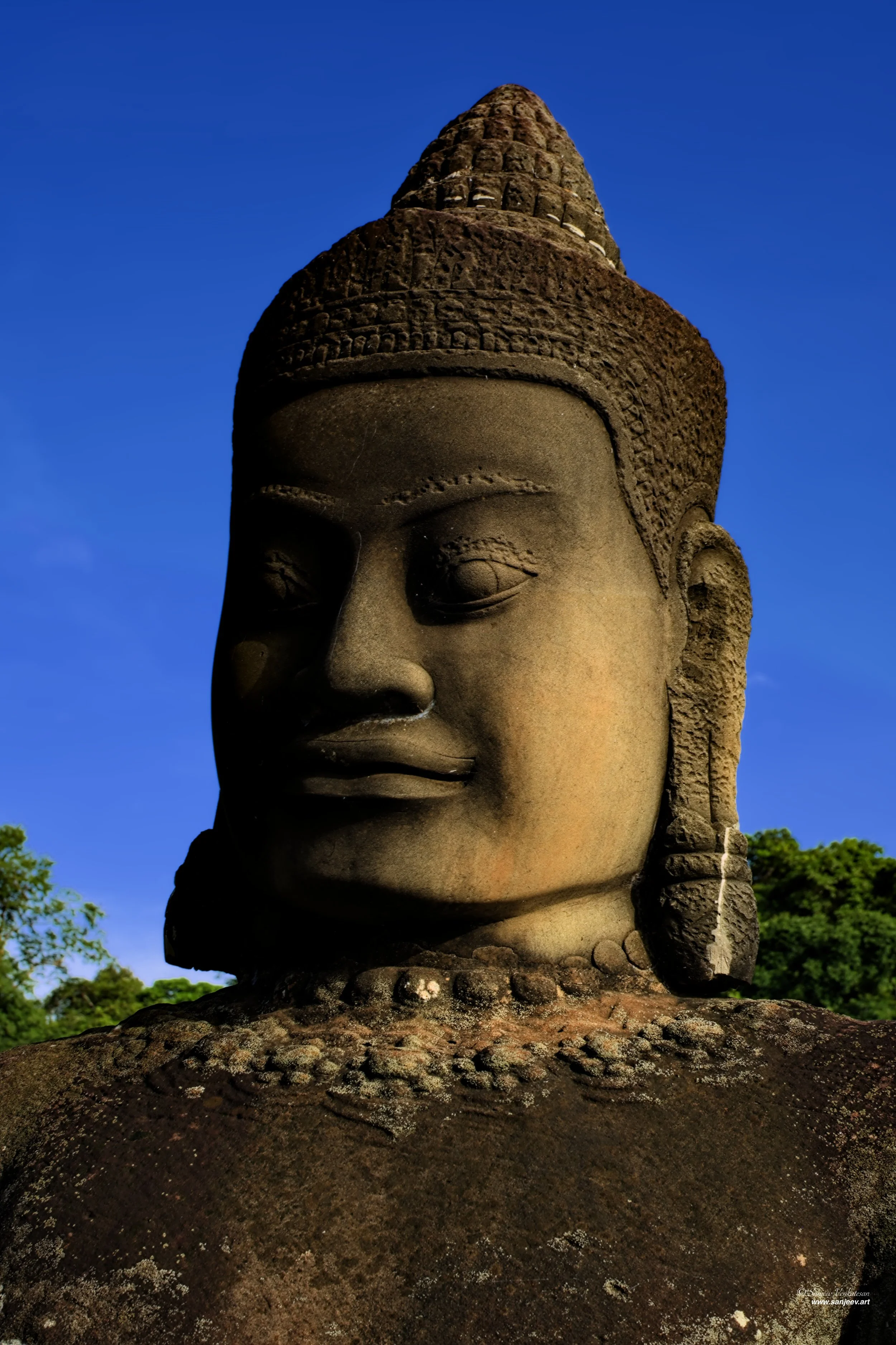 Angkor Angel Head.jpg