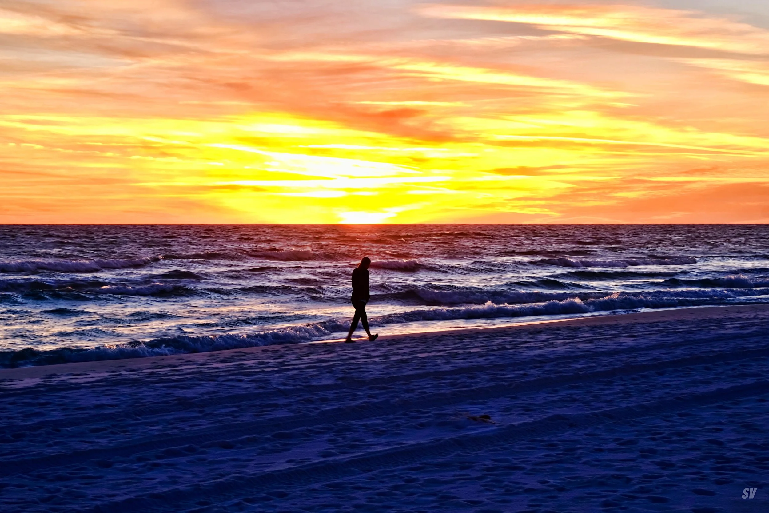Beach Walk HORIZON.jpg
