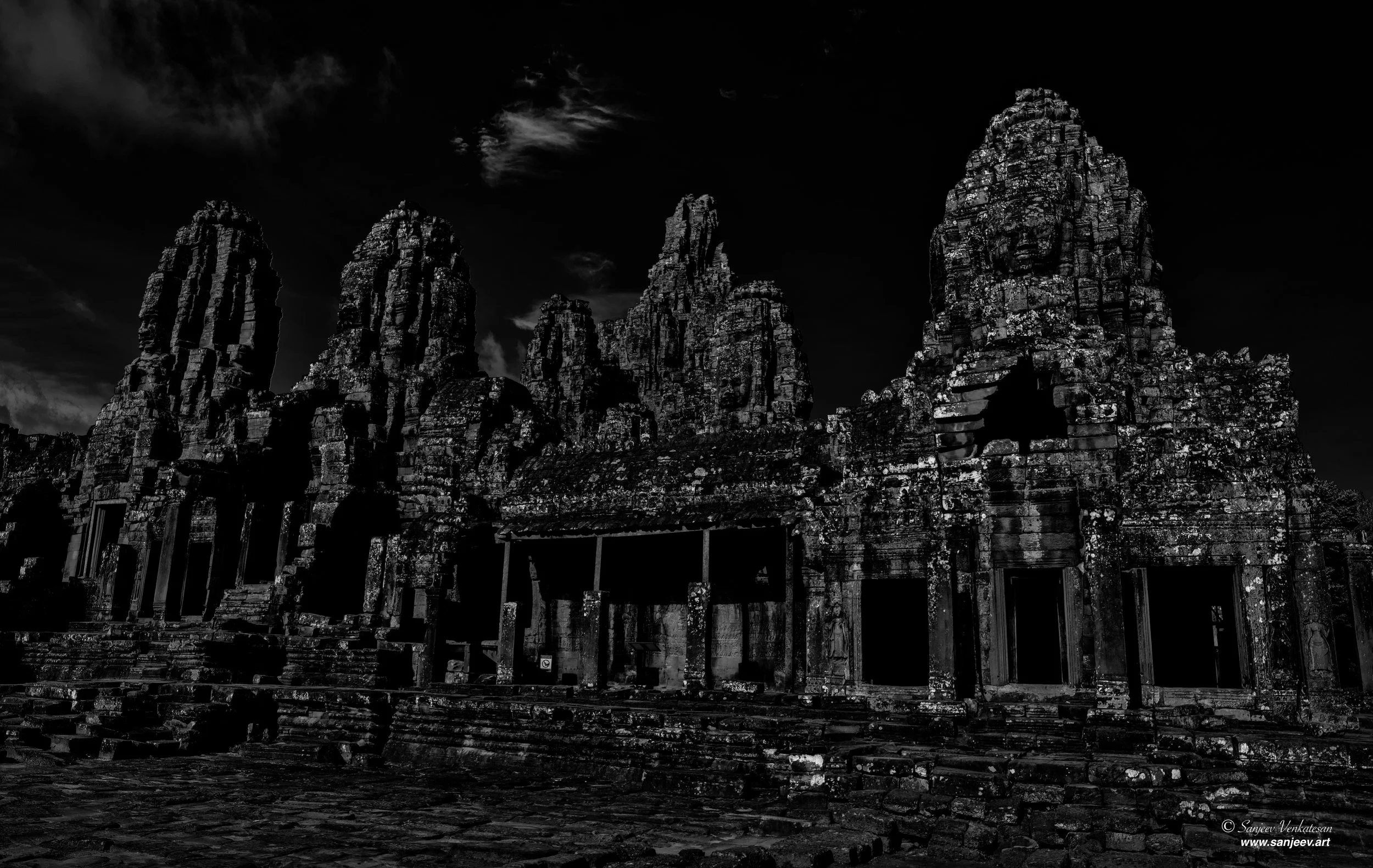 Angkor BB&W Ruin.jpg