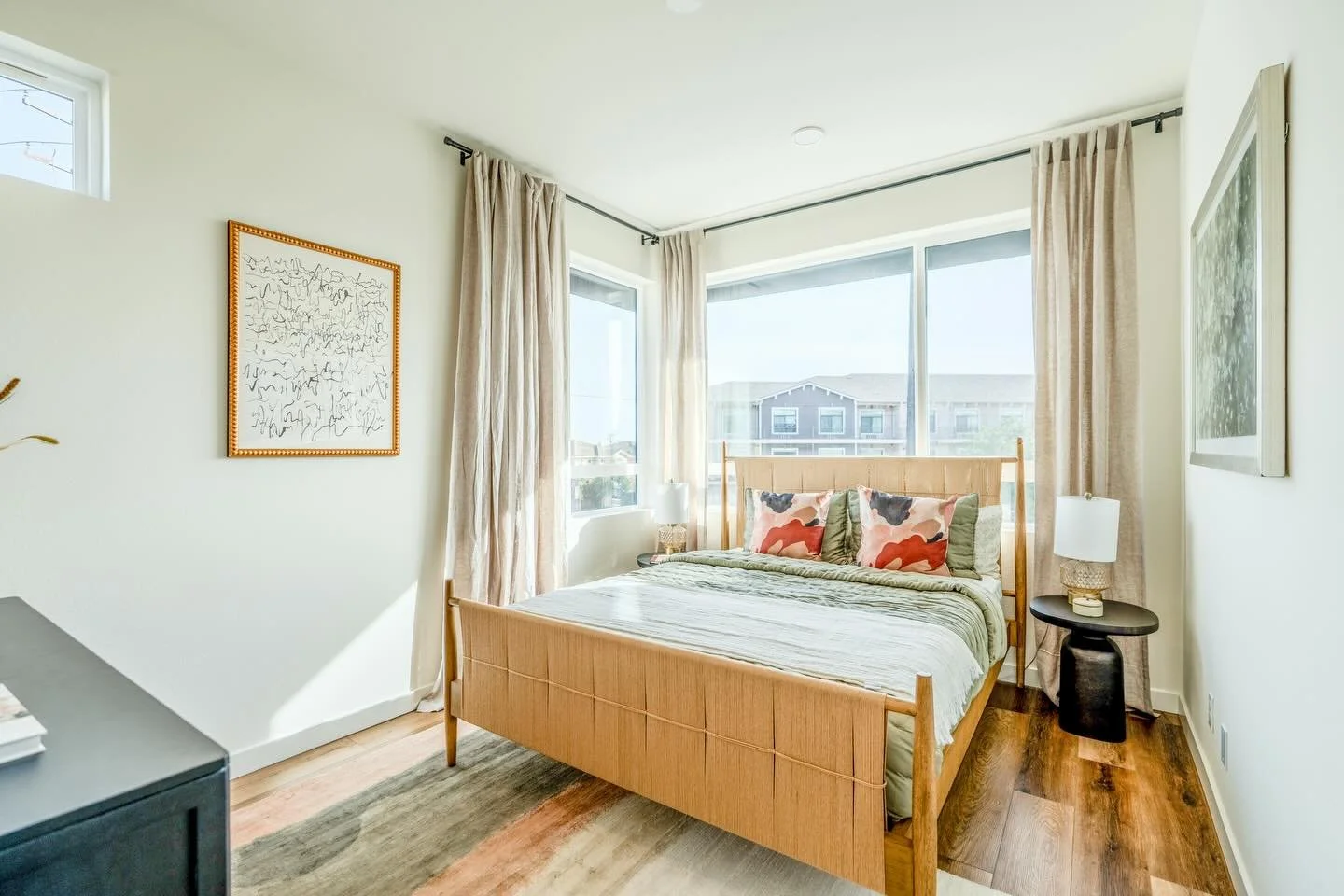 Where natural light fills the room it sells emotion. Emotion sells homes.

For more about this house please DM Lina. 

📷 Book your shoot &mdash; link in bio

#LosAngelesRealEstate #SoCalRealEstate #RealEstatePhotography #RealEstateMedia #RealEstateA