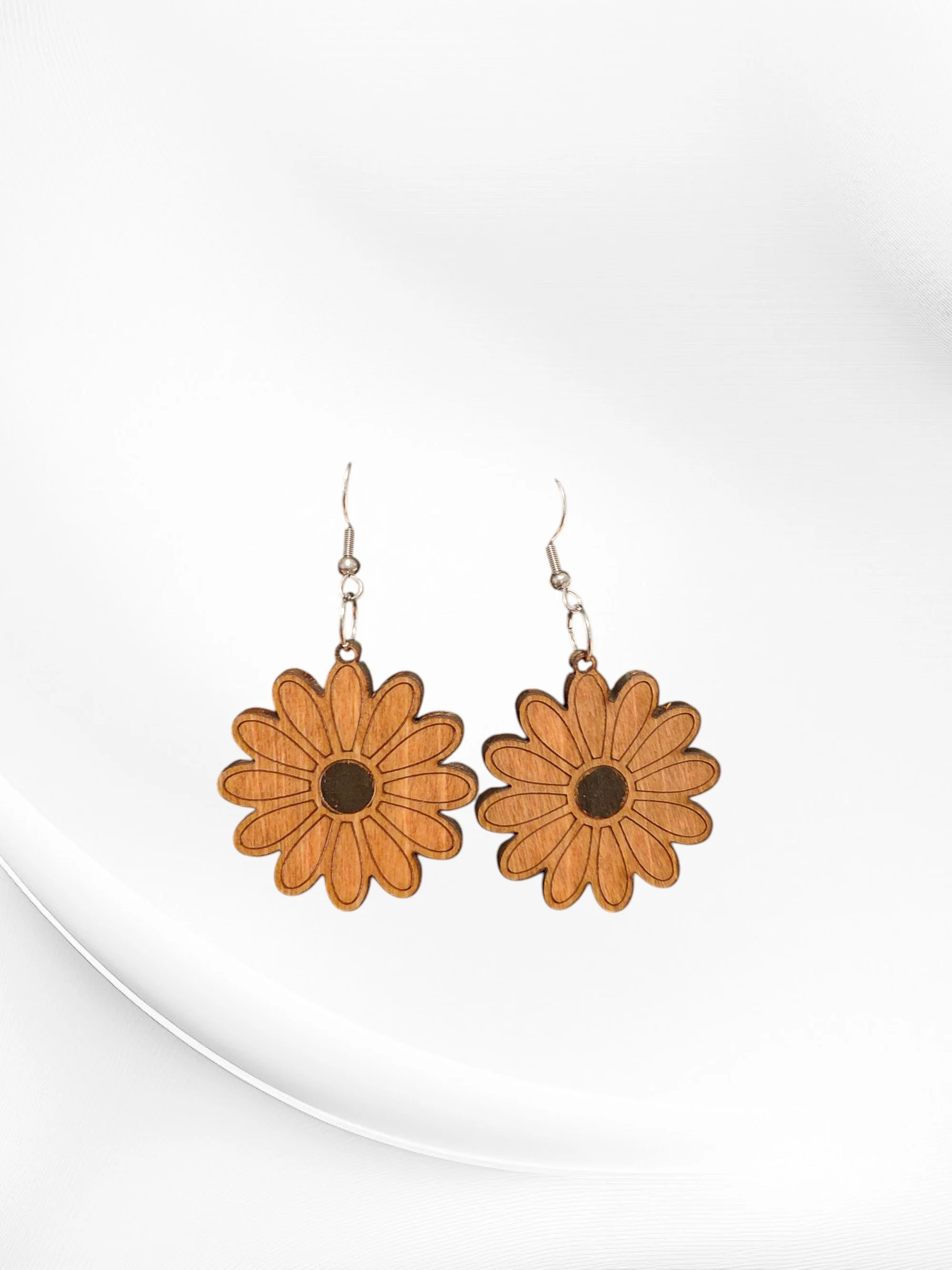 Daisy earrings - wb.jpg