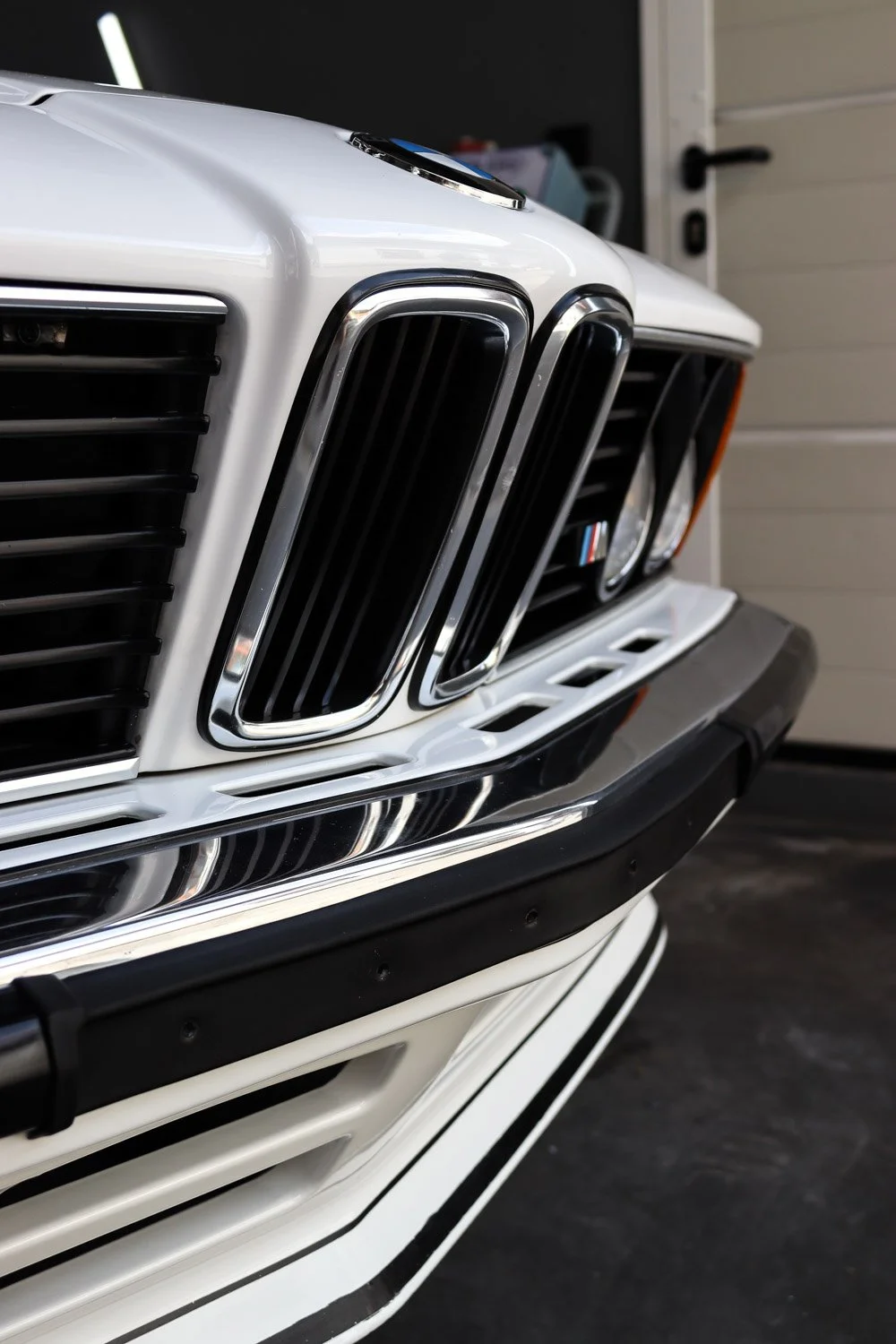 BMW-635-CSI -classics-10.jpg