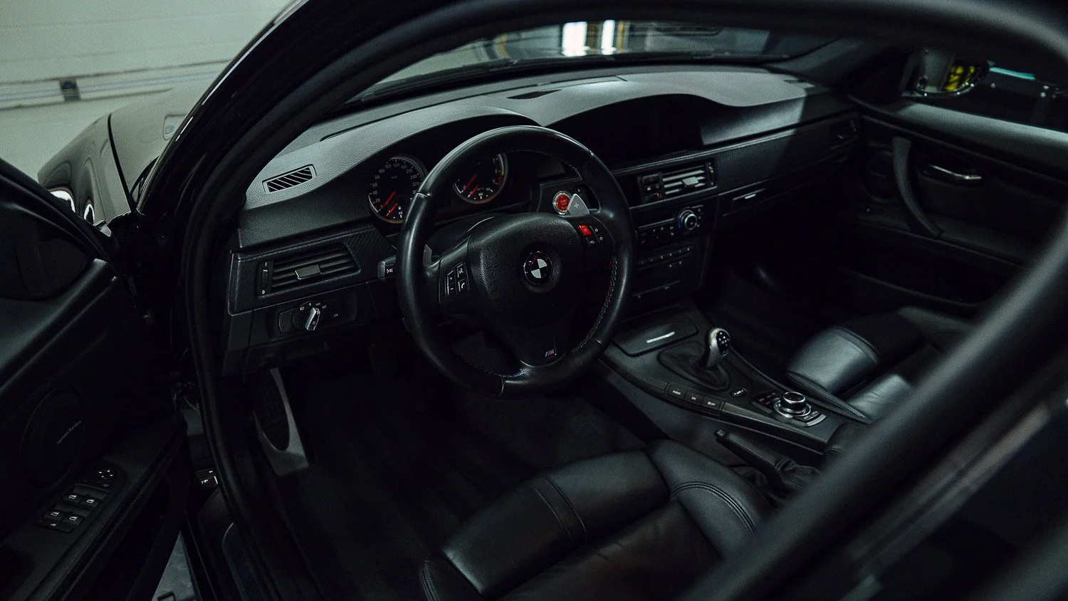 BMW-M3-E90-8.jpg