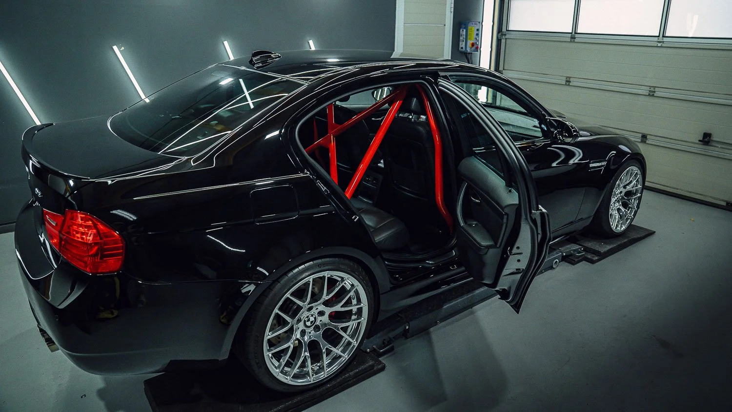 BMW-M3-E90-9.jpg