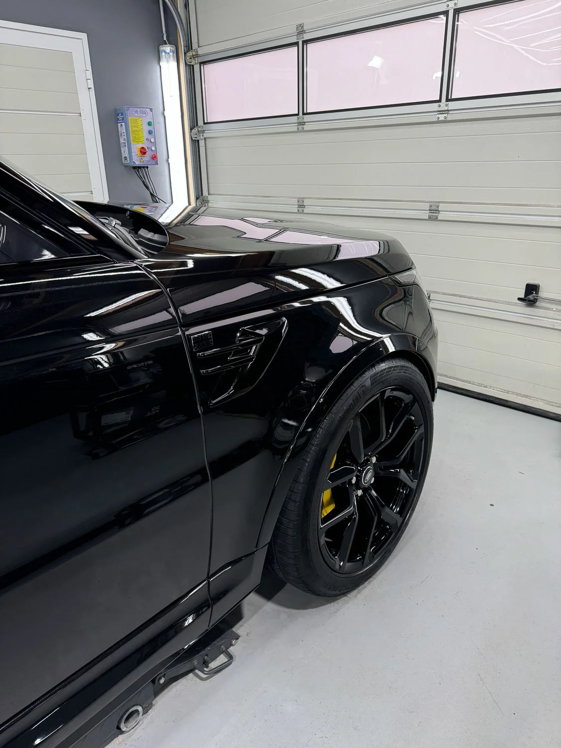 range-rover-sport-svr-2.jpg