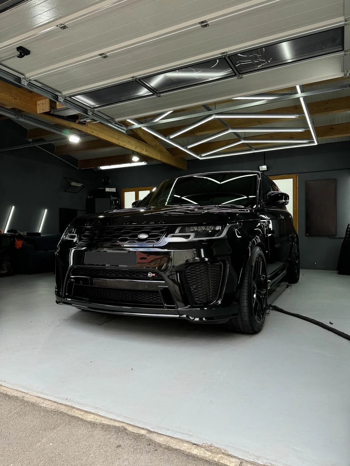 range-rover-sport-svr-7.jpg