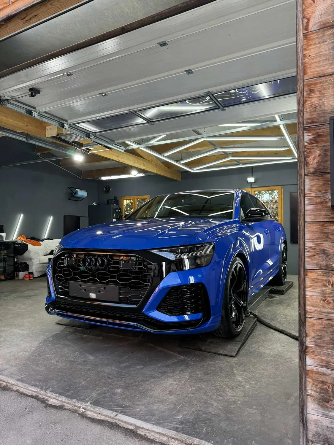 audi-RSQ8-11.jpg