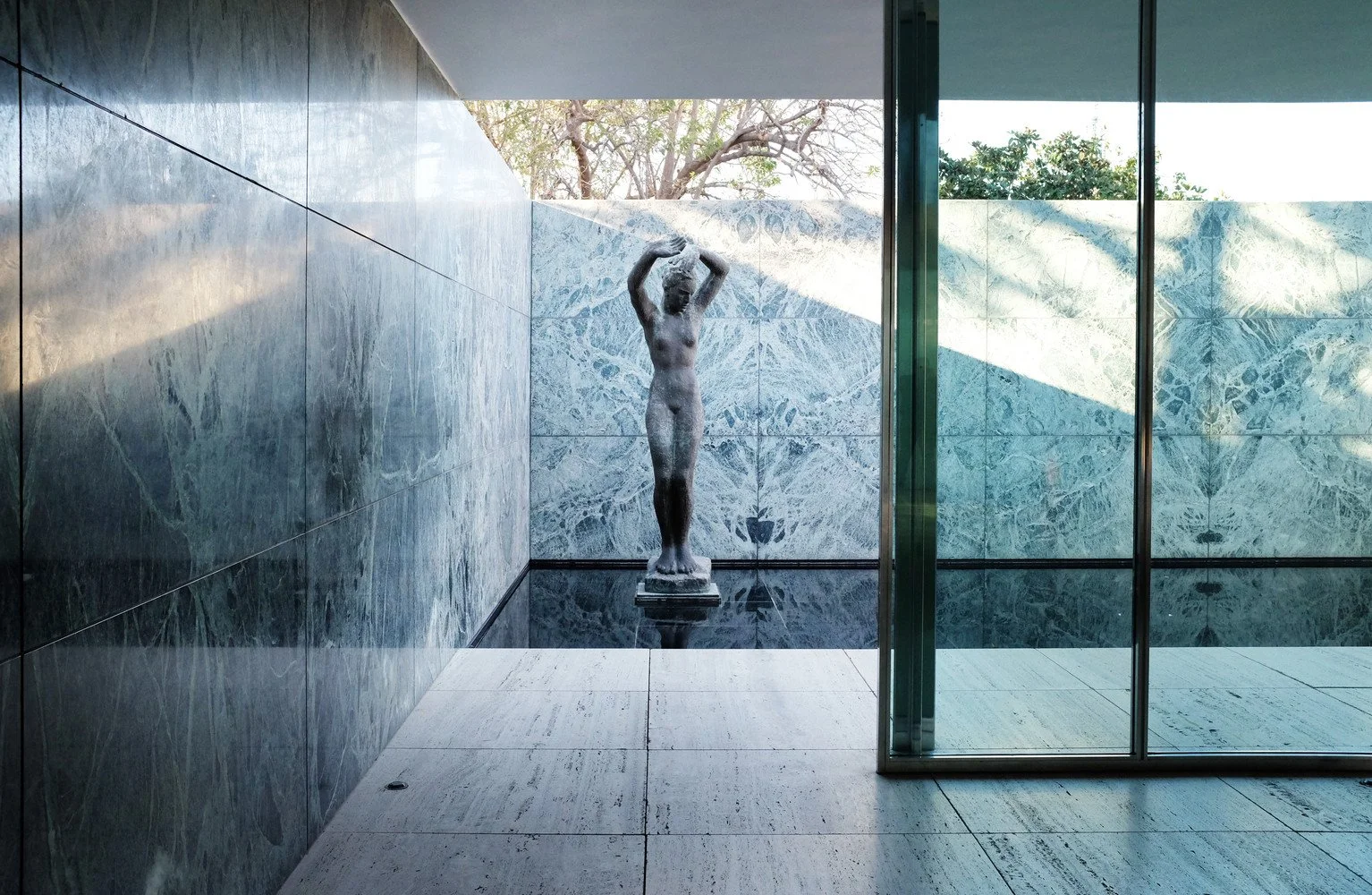 Barcelona Pavilion / Mies van der Rohe + Lilly Reich © Gili Merin