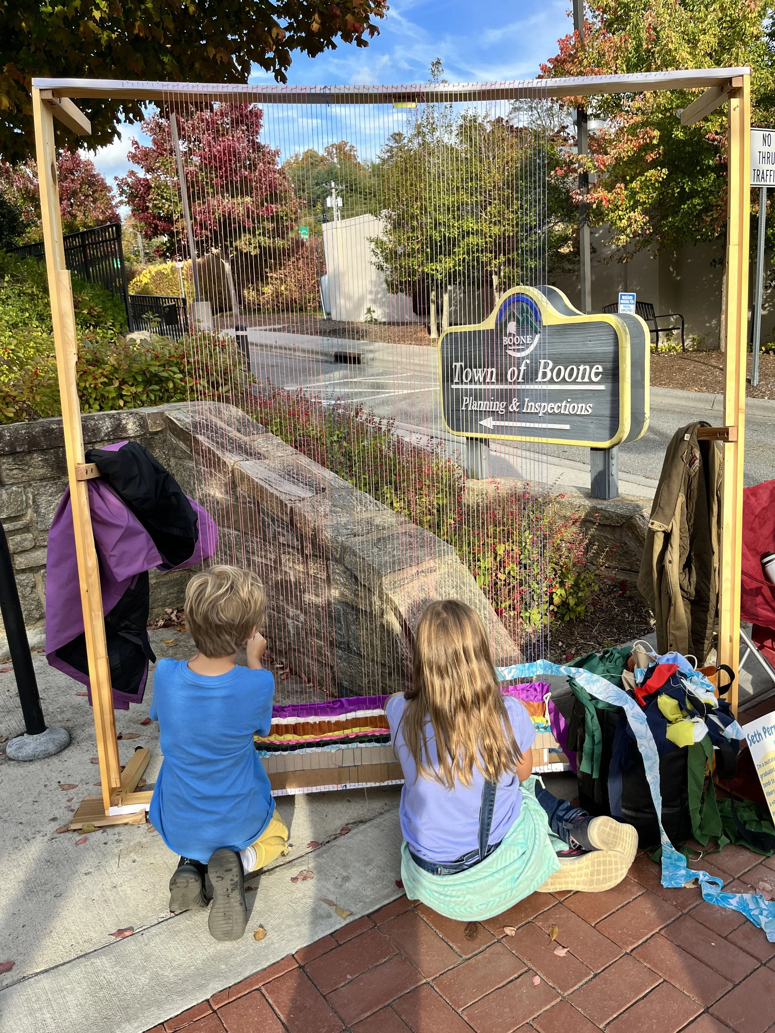 King (Bed) Frame Loom Community Weaving