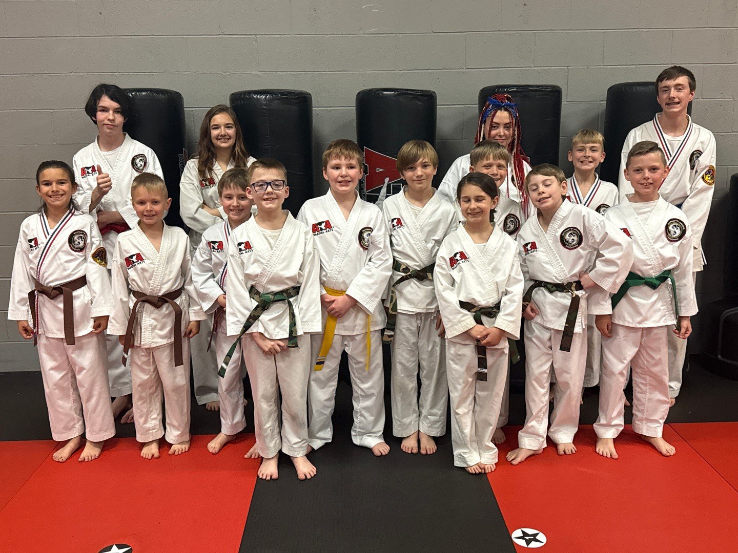 Congratulations to our outstanding testers at our most recent belt testing! Congratulations to you all!