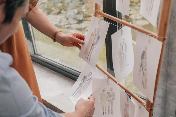 Bryllupsgæster henter deres gæsteportrætter