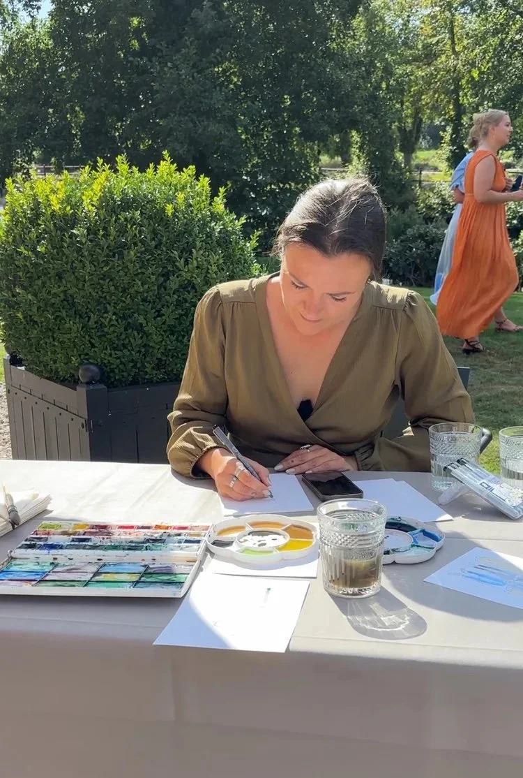 Bryllupskunstner maler gæsteportrætter på Broløkke Herregaard