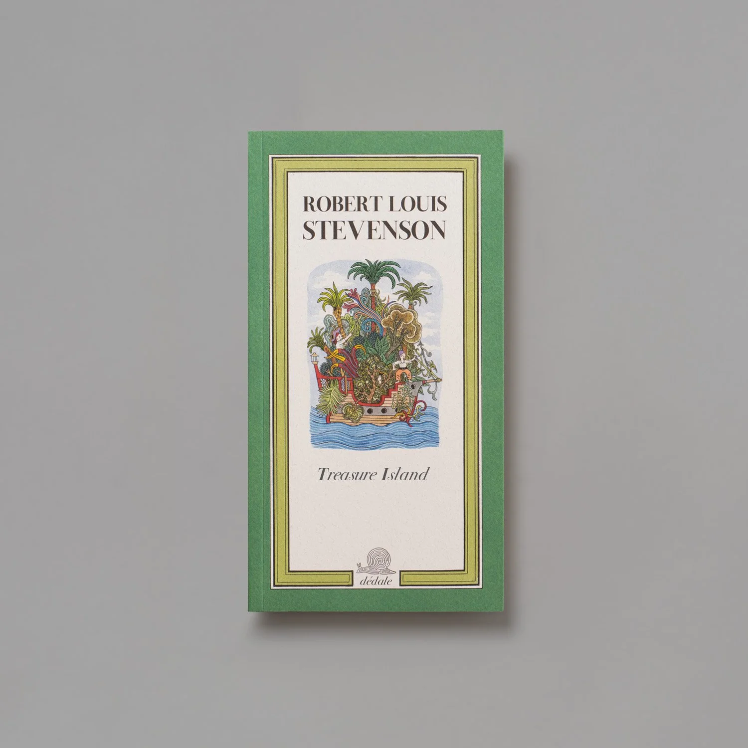 Couverture de livre en anglais avec titre "Treasure Island" et illustration d'une île mystérieuse avec un navire, palmiers et trésor.