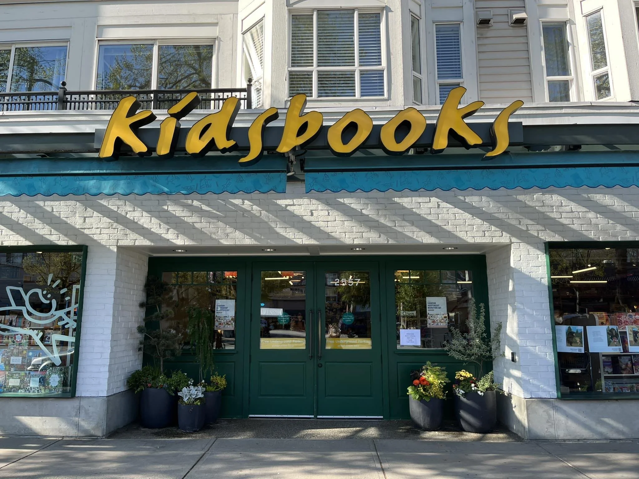 Kidsbooks Book Signing