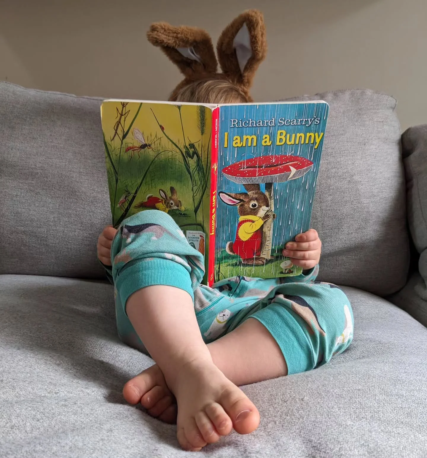 The perfect storm of this absolute classic hitting peak obsession, "bunny" becoming one of your best new words, and Easter weekend 🐰🐇🐣🌱🌸🌷

Do you remember this book? So simple and gentle, but it has captivated all three kids. 

Though