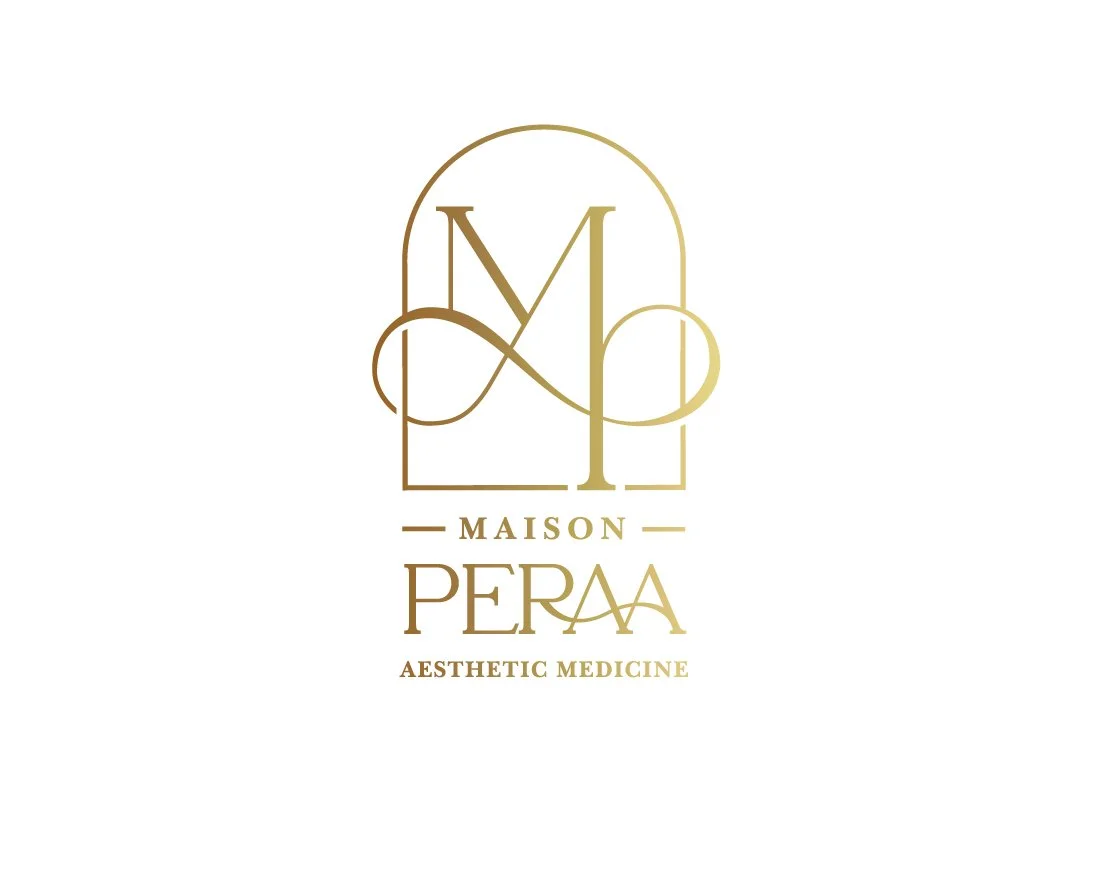 Logo doré avec un monogramme 'MP' et le texte 'Maison Peraa Aesthetic Medicine'