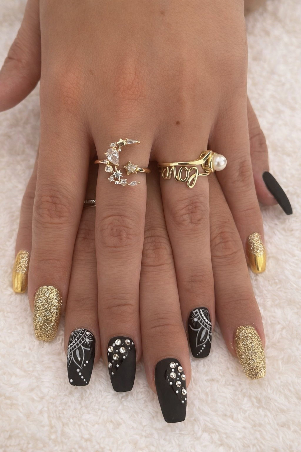 Party Nails.png