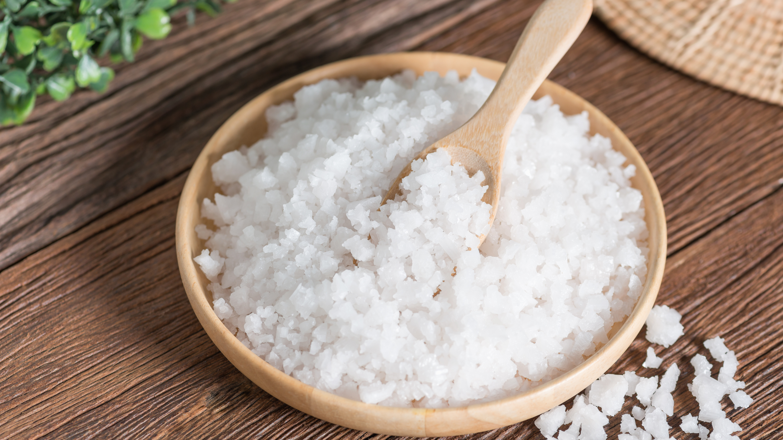 Bath Wars: Magnesium Chloride Flakes vs. Epsom Salts