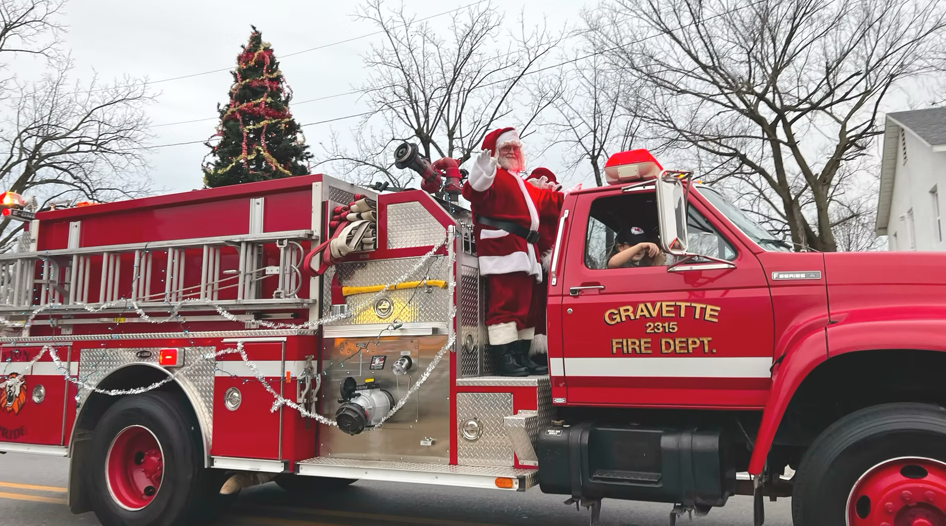 Christmas Parade 1.png