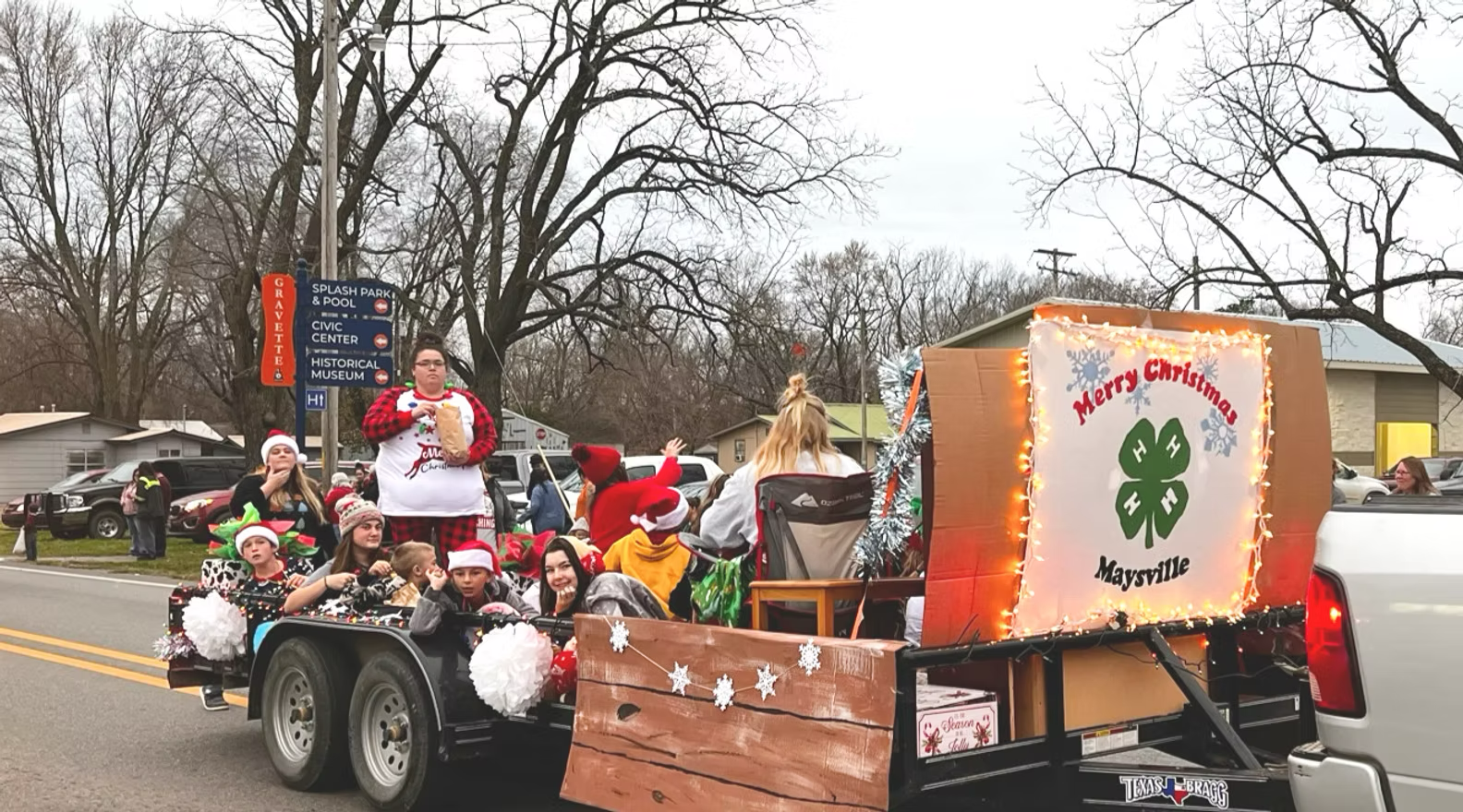 Christmas Parade 12.png