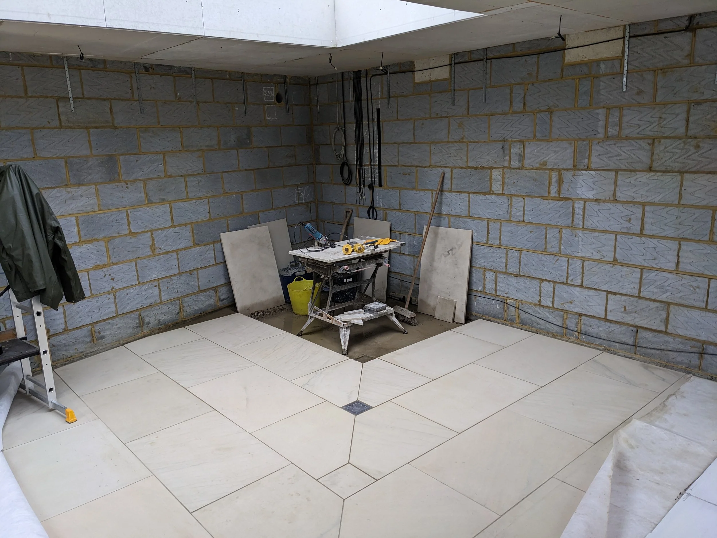 GALLERY INTERIOR BUILD.jpg