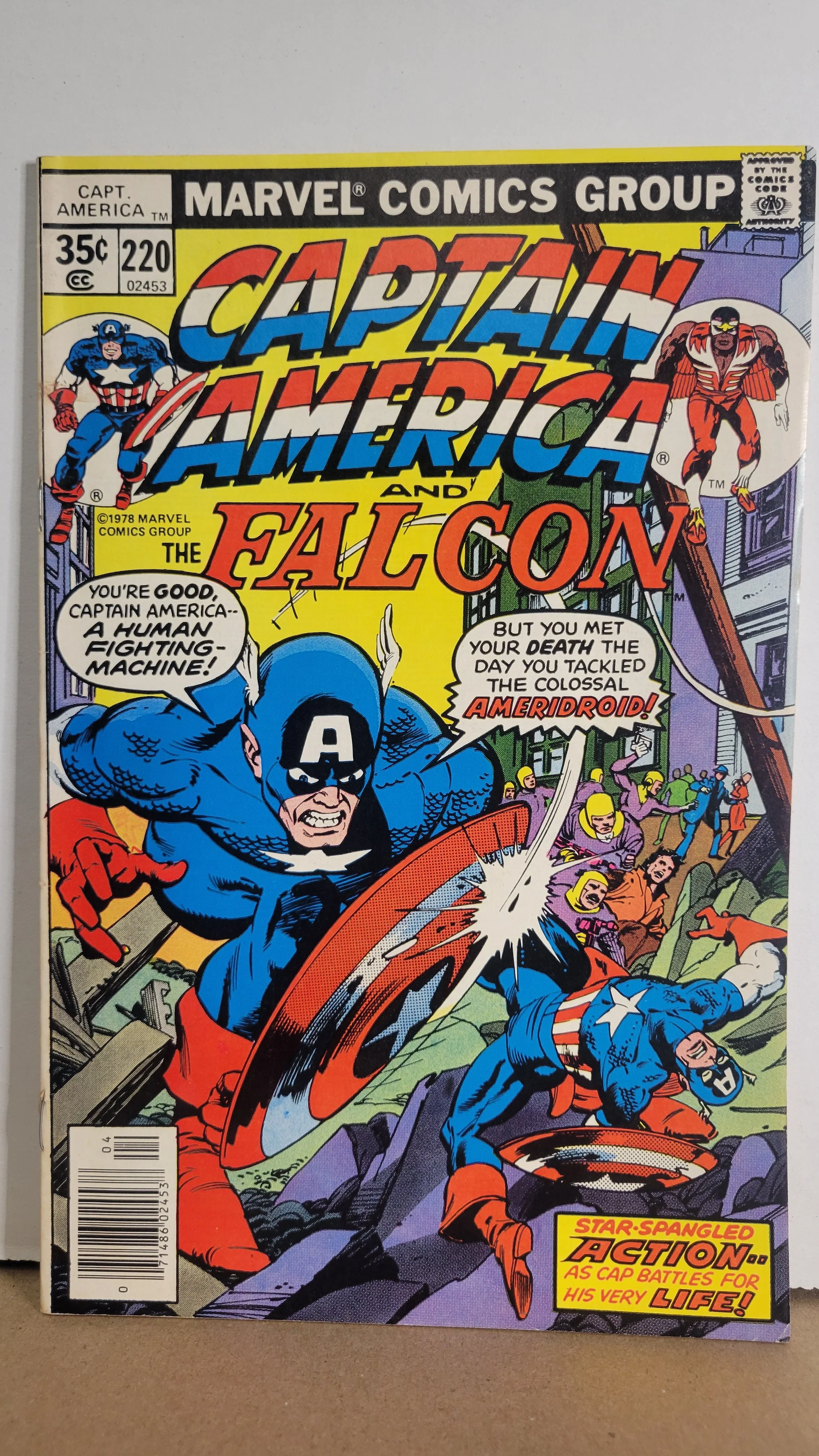 Captain America 220 Falcon, The Colossal Ameridroid! 1978 Marvel Comics