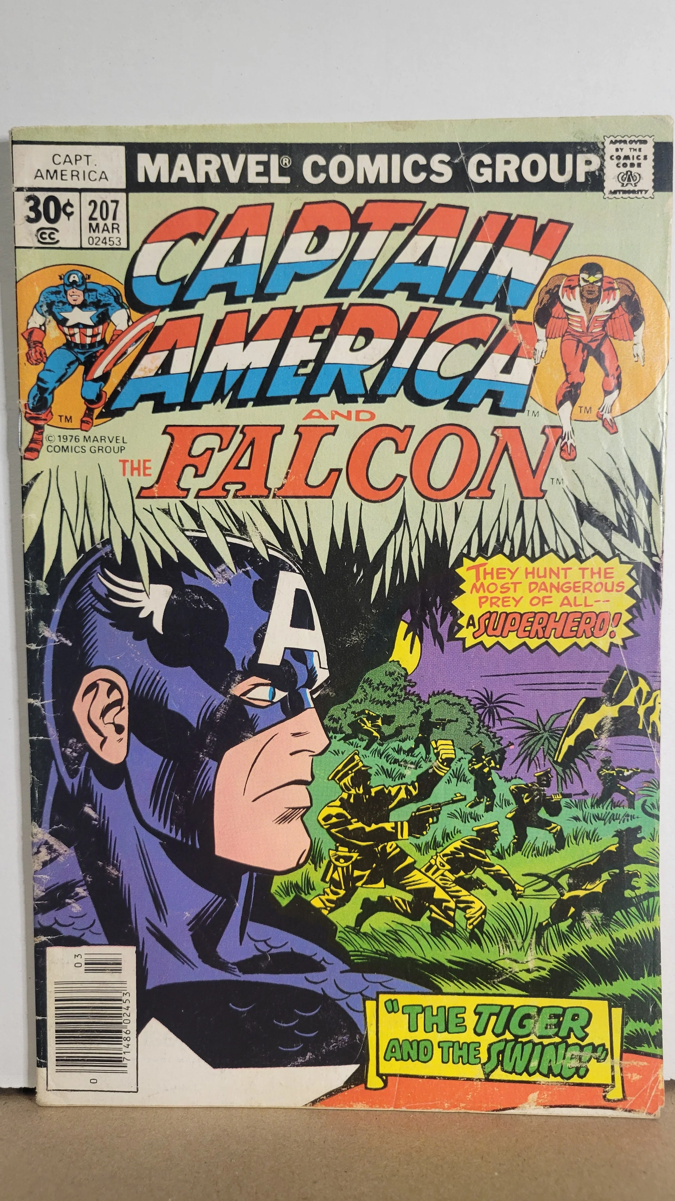 Captain America 207 Kirby cover/art! Falcon, Tiger and The Swine! 1976 Marvel Comics