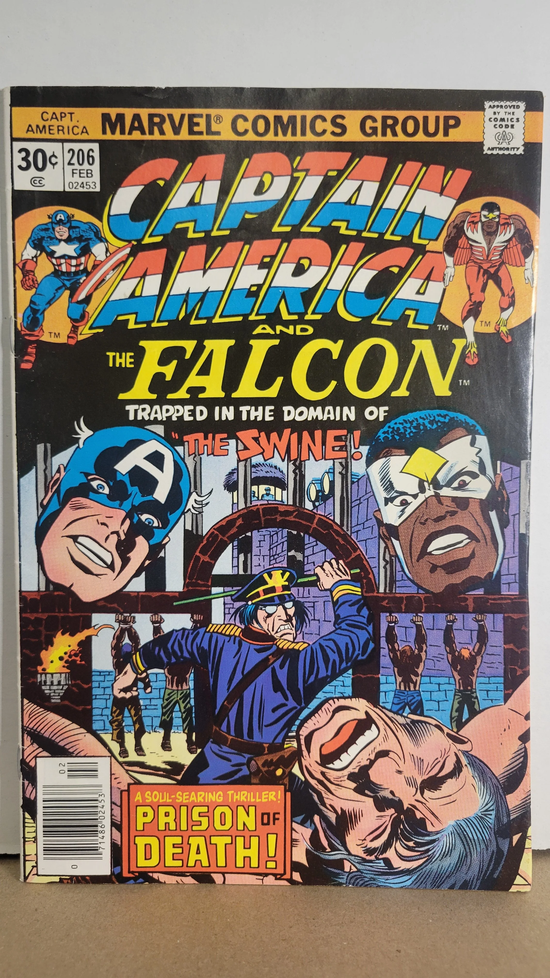 Captain America 206 Kirby cover/art! Falcon, The Swine! 1976 Marvel Comics