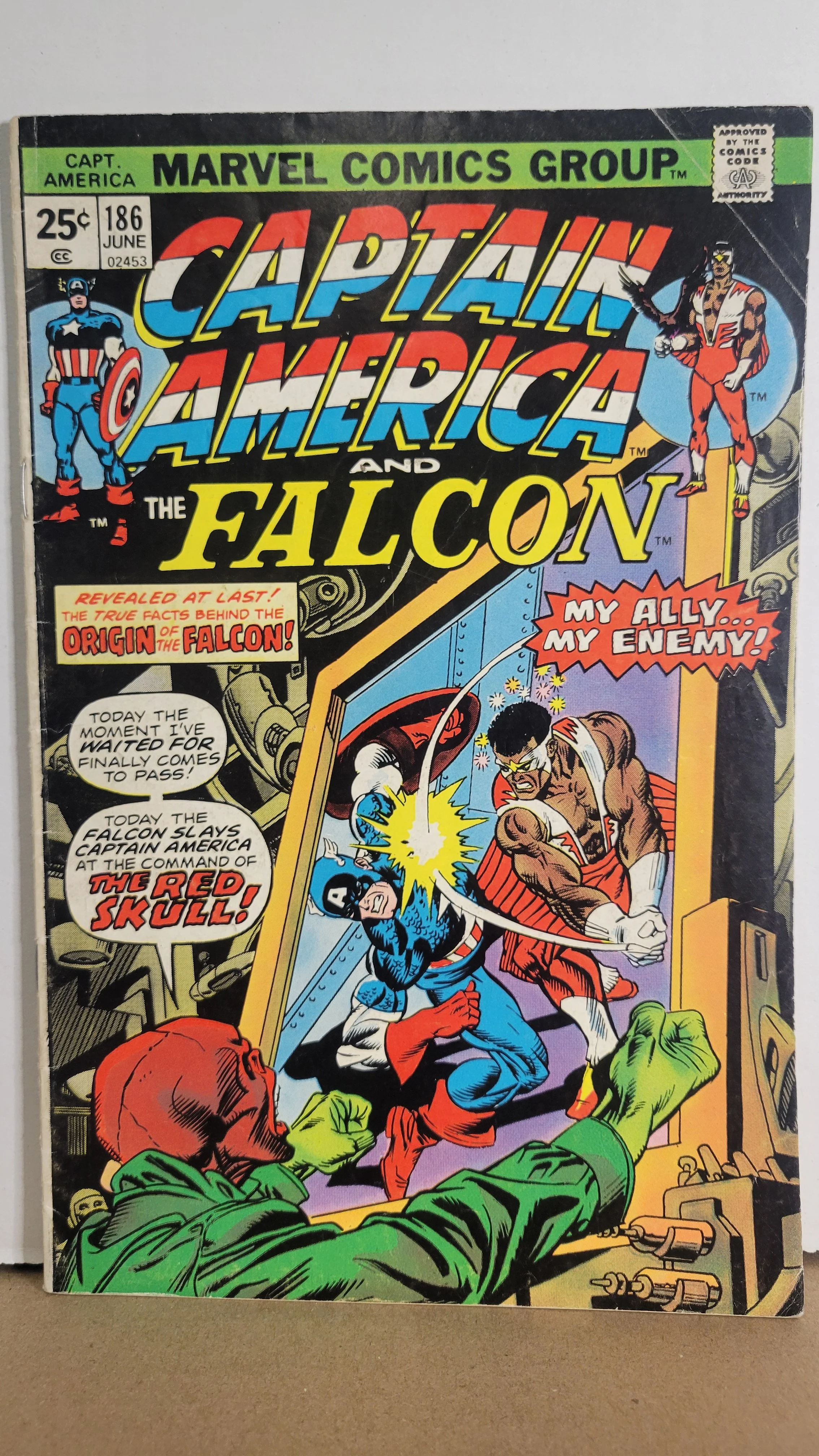 Captain America 186 Robbins art! True Origin Falcon! Red Skull! 1975 Marvel Comics