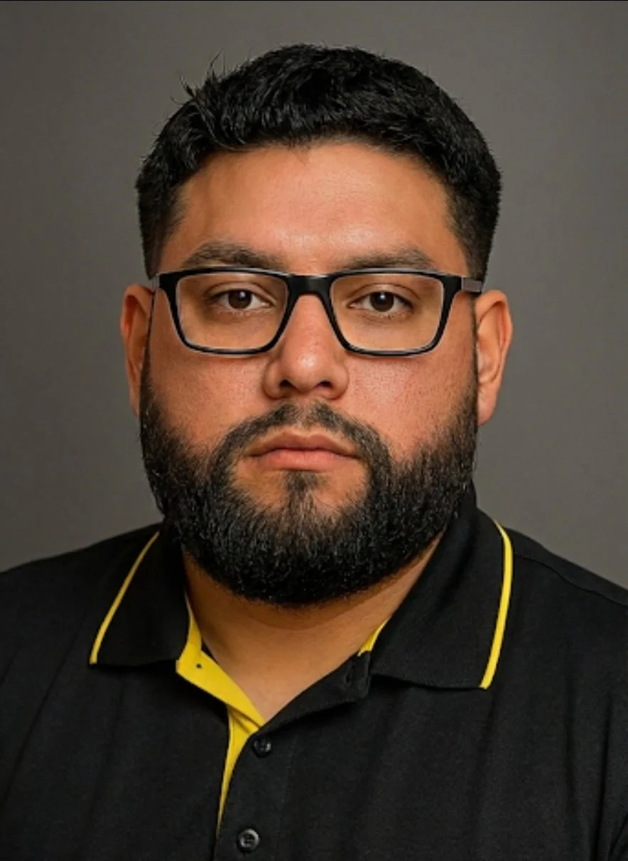 Headshot of Roberth Duran, founder of Duran Commercial Group.