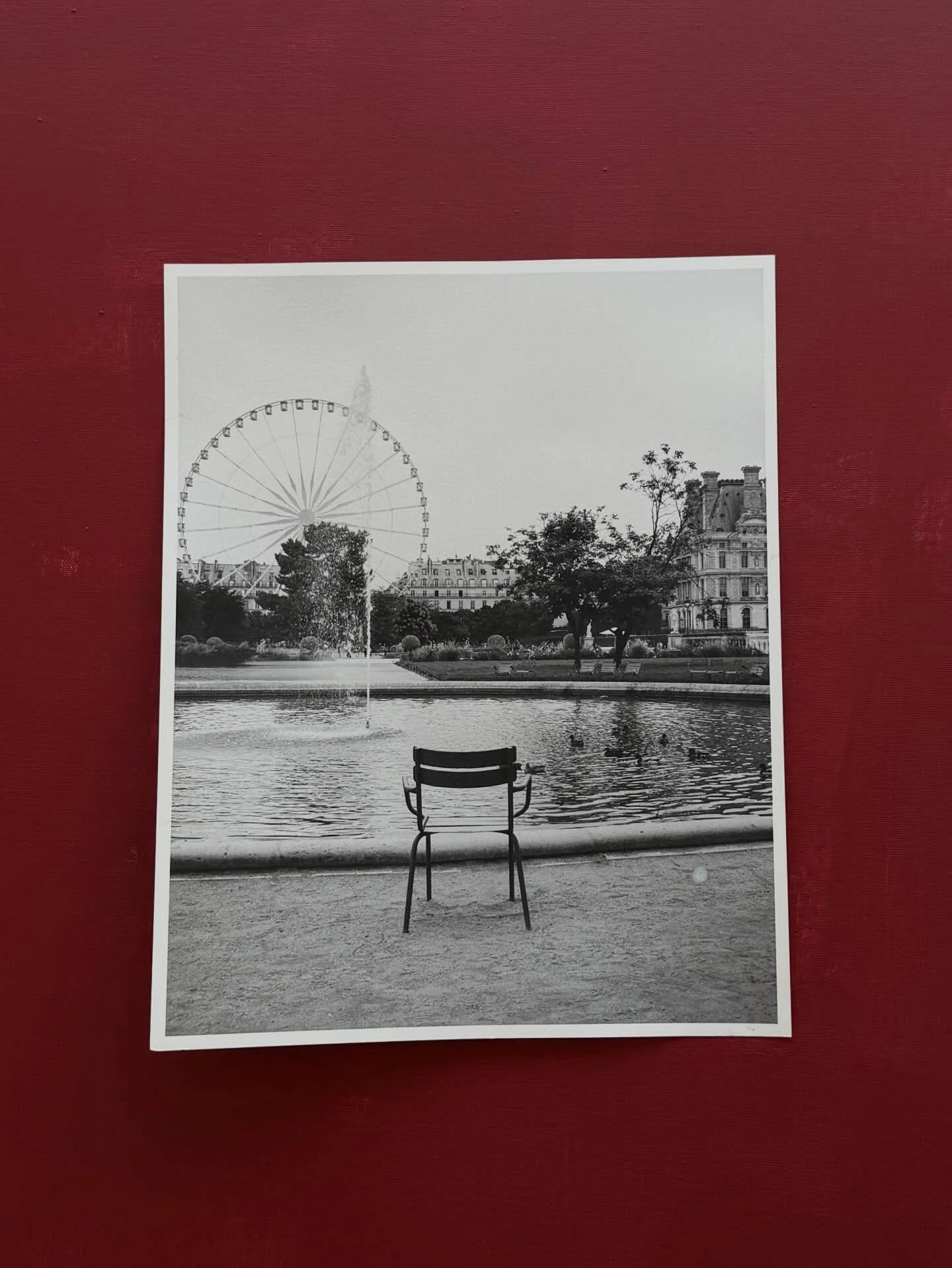 A print makes for the most stunning gift ❤️ the look and feel is customisable based on which frame you choose, and we couldn&rsquo;t think of anything more perfect than a print of Paris in all its beauty.