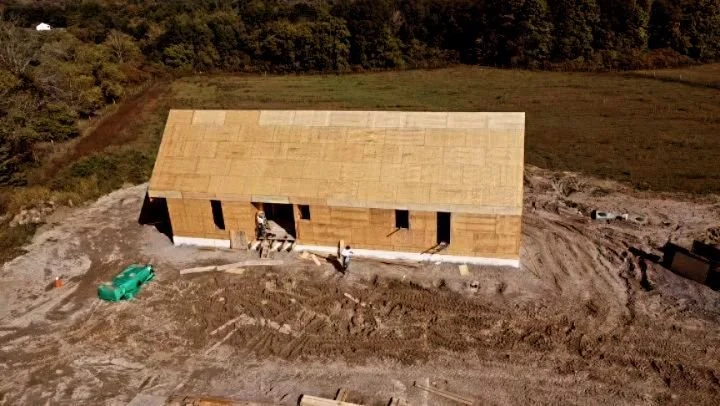 Late post but here is the 3000 Sq ft barndominium just built, excited to see it with the metal roof and metal siding also the composite walk out deck. Stay tuned!

#fdcustomwoodworks #framing #carpentry #customhomes #barndominium #countryhome #builtt