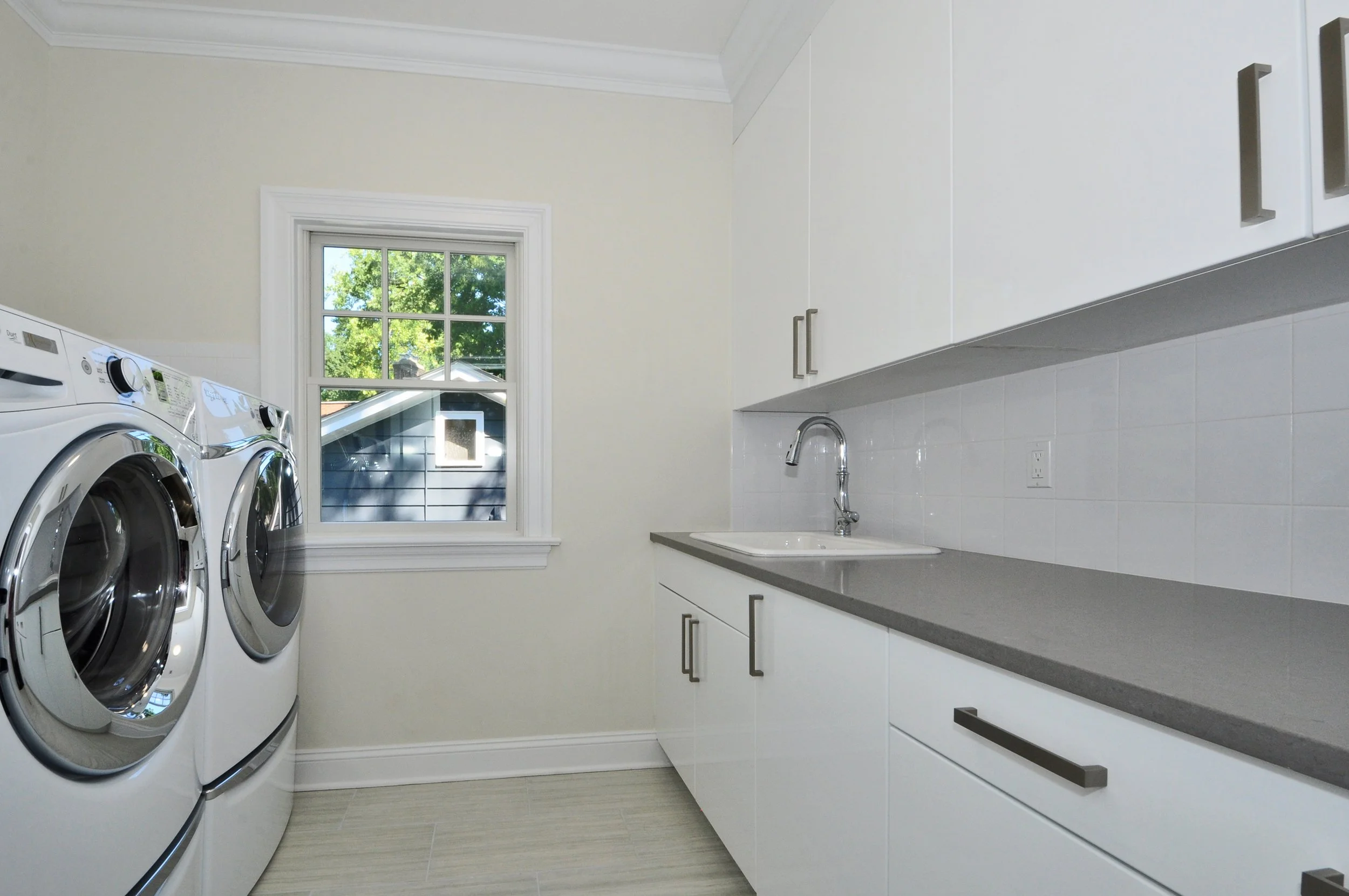 2_wildwood_rd_MLS_HID1051468_ROOMlaundryroom.jpg
