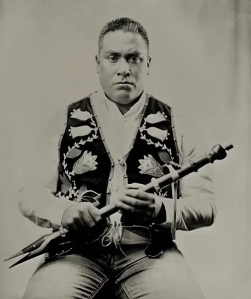 Darren Thompson 
Indigenous Flute Artist, Quill 
Artist, & Cultural Storyteller 
Lac du Flambeau Ojibwe