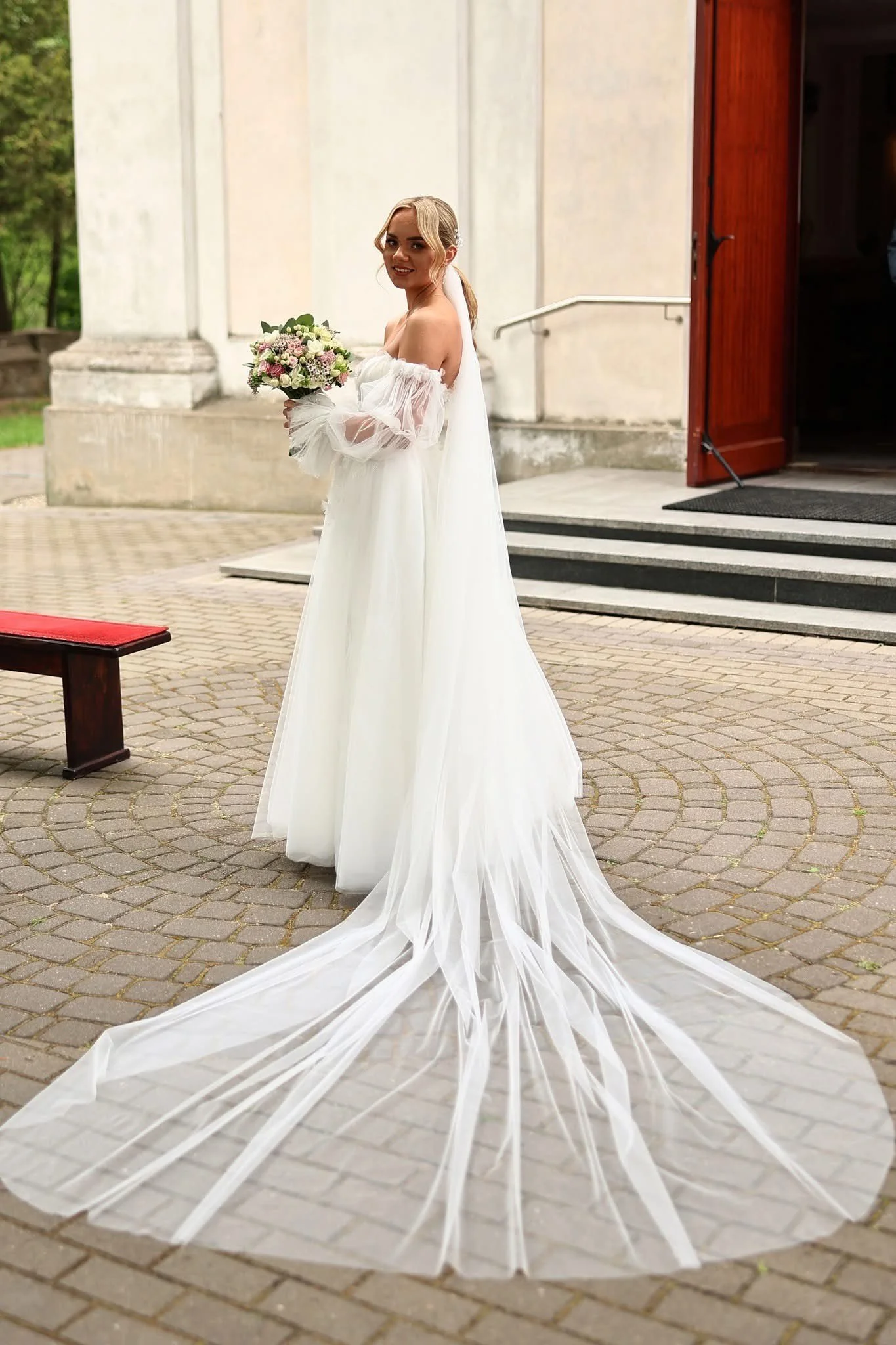 suknia-slubna-warszawa-maria-yazh (25).jpeg