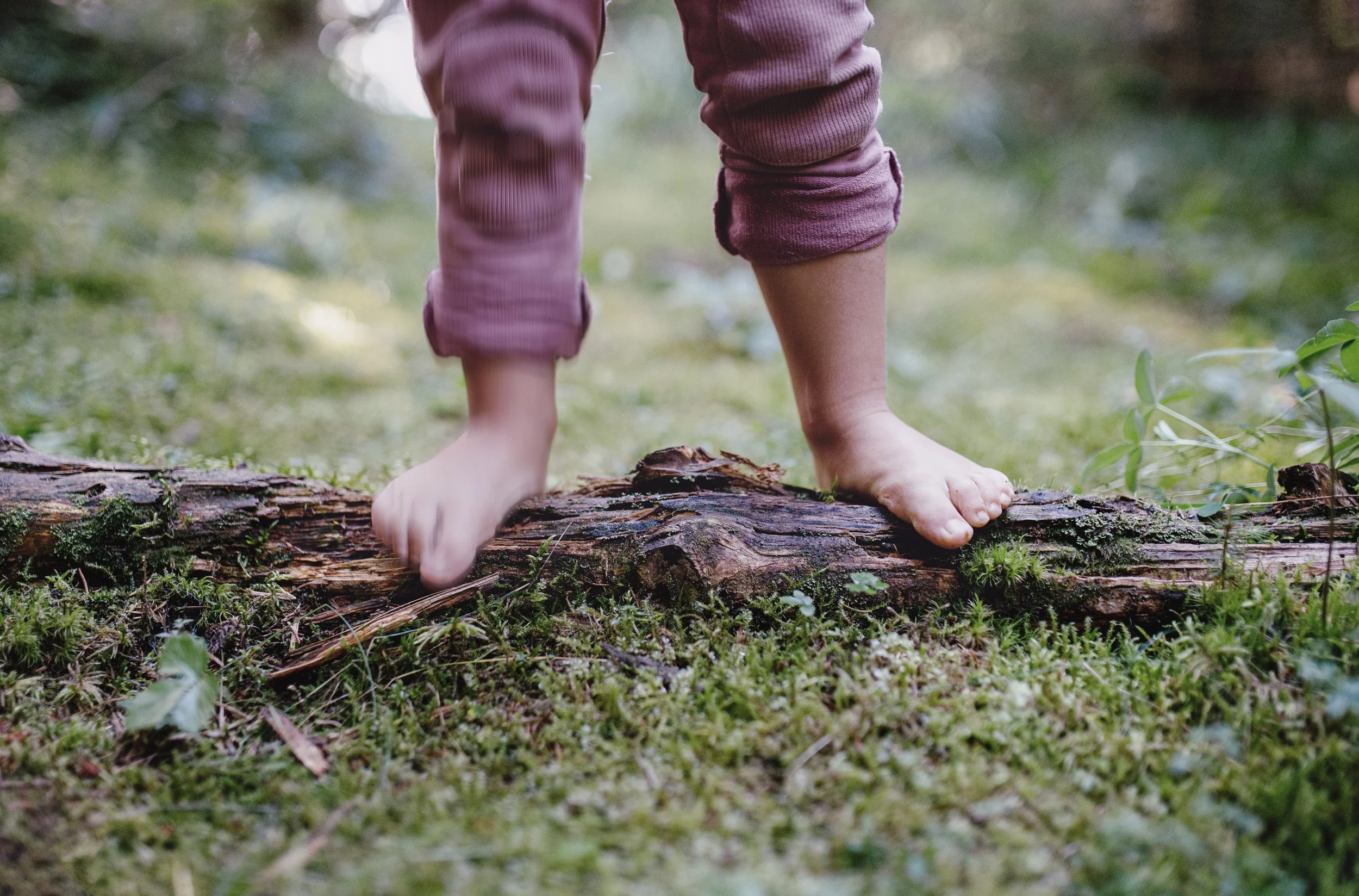 Barefoot walking activity in a child