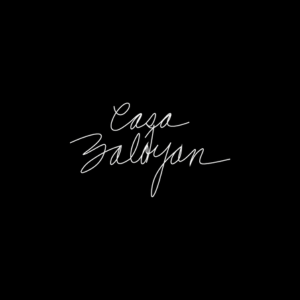 Logotipo con el texto "Casa Zaloyan" en escritura cursiva blanca sobre fondo negro.