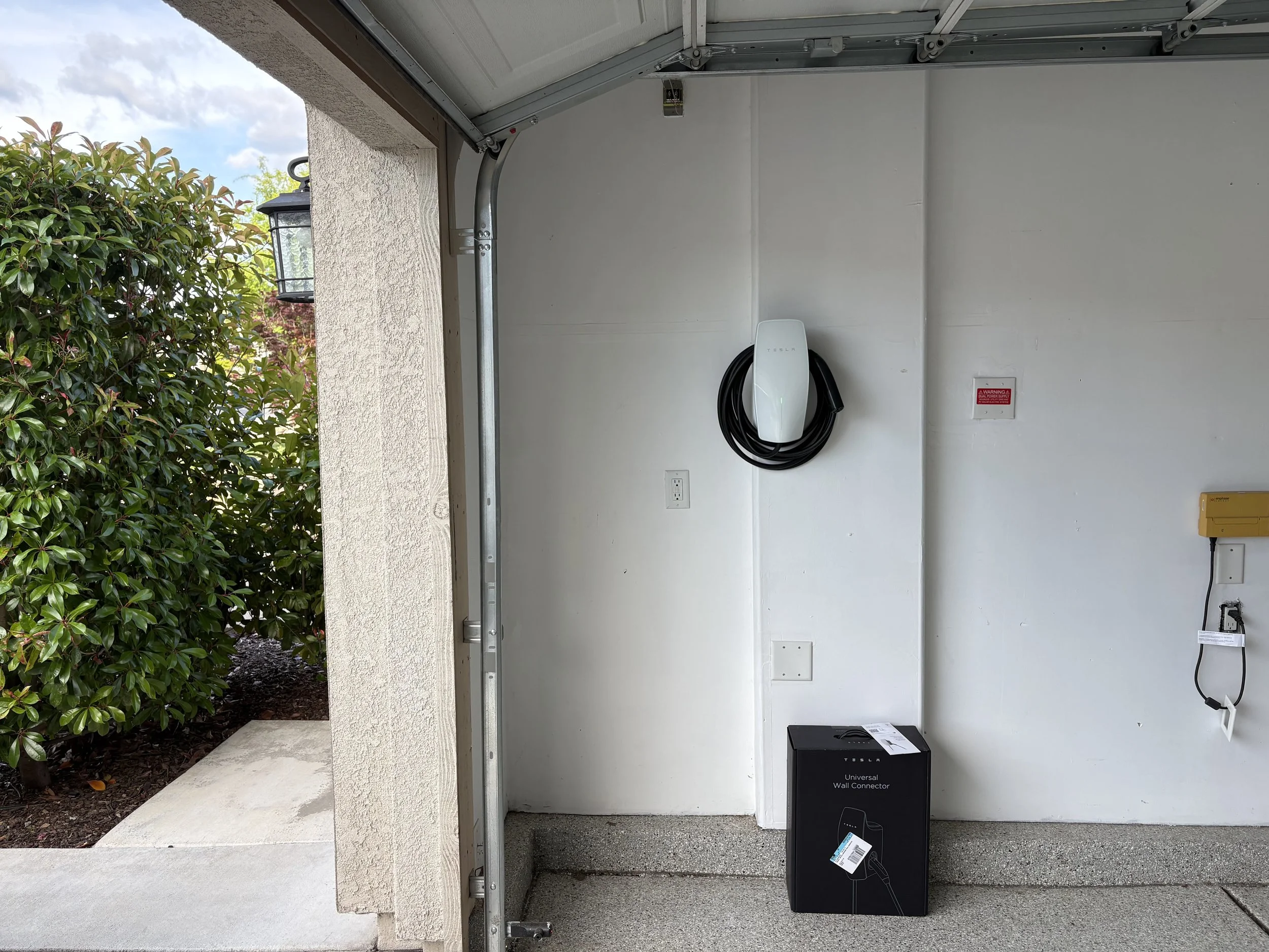 Tesla EV wall connecter Lincoln, CA, EV charger in Lincoln, CA