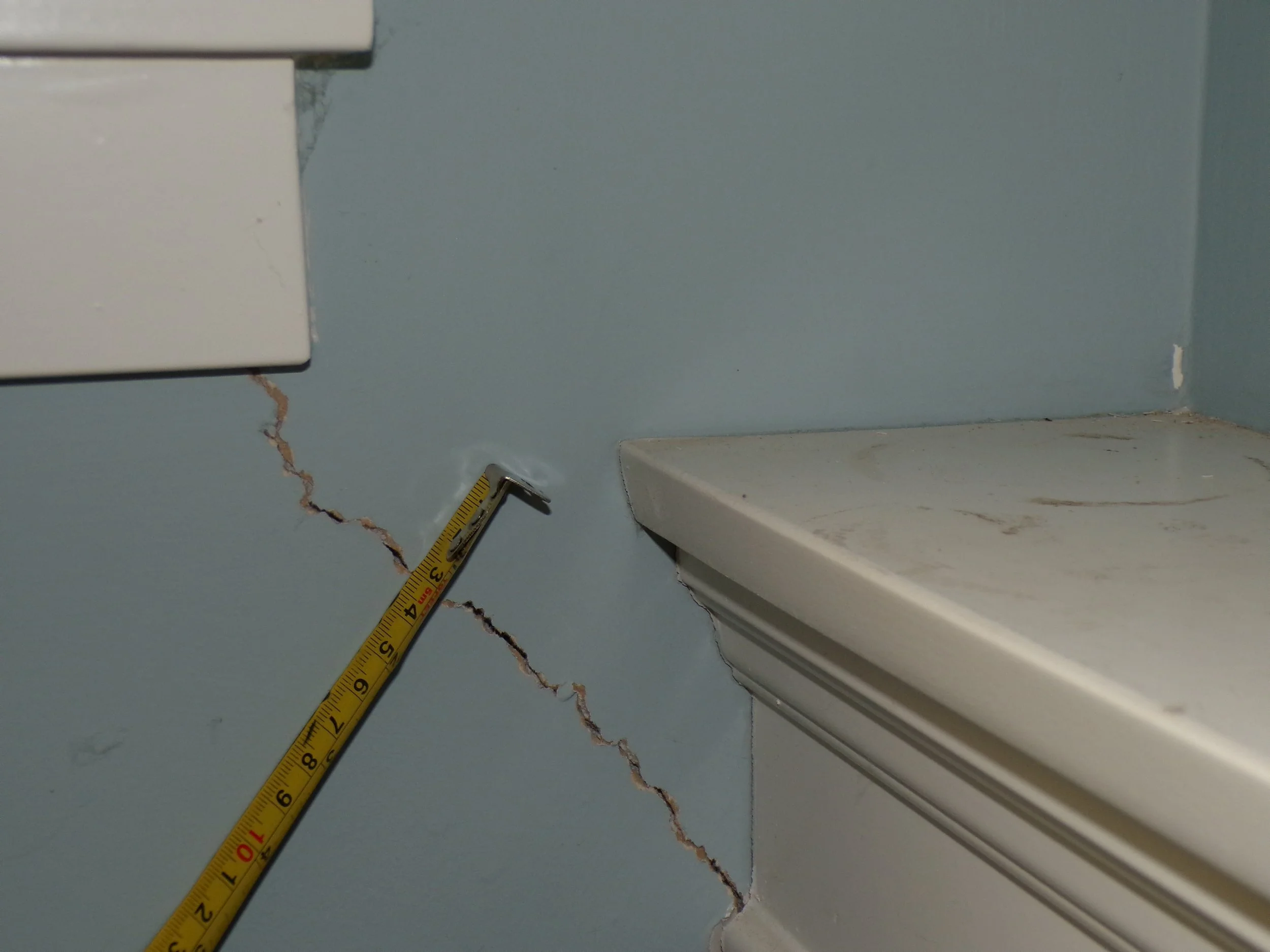 Visual signs of building settlement from the interior