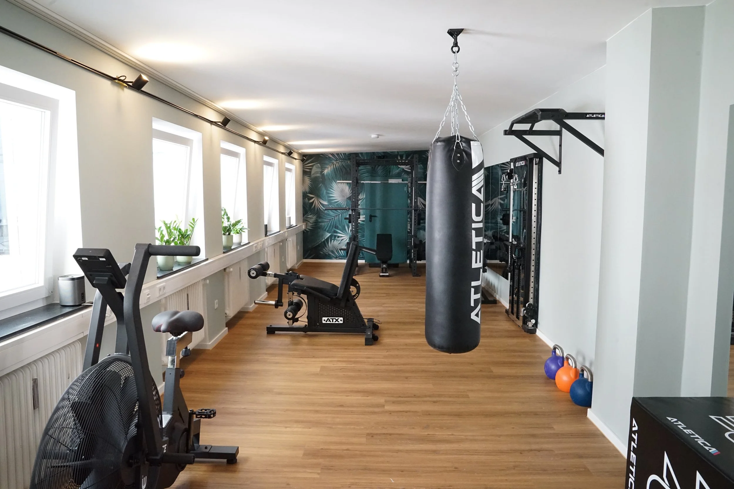 Gesamtansicht des Benefit Private Gym & Sauna in München