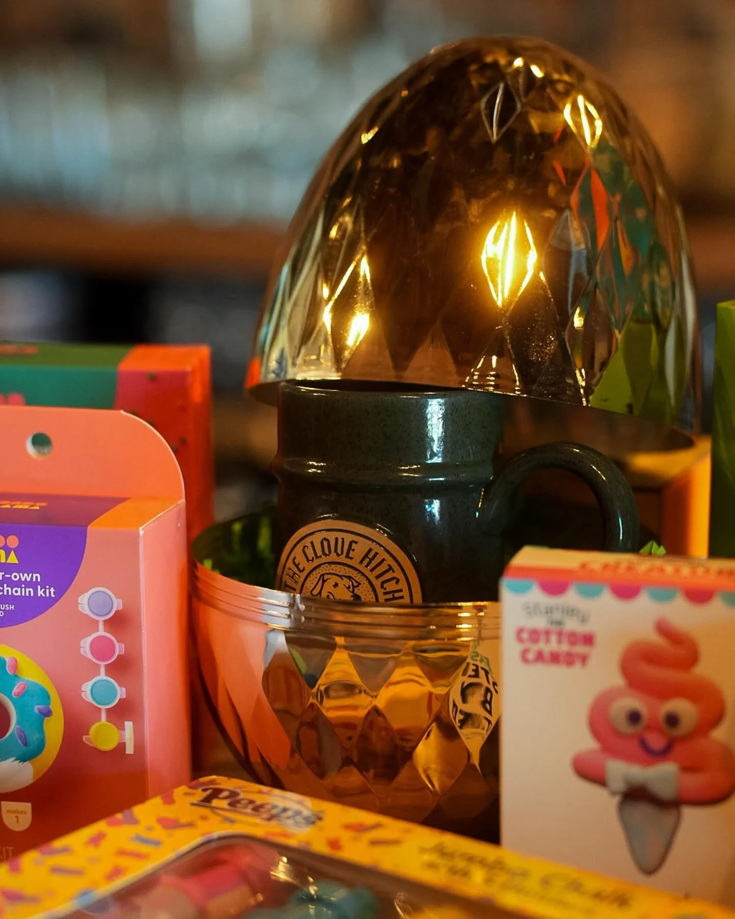 Run Club, but we hid prizes everywhere 🐰

Tonight at 6pm we&rsquo;re turning the route into an Easter Egg hunt for kids AND adults! 

Candy, treats, prizes, merch, gift cards + a mug club membership are all in play!

Hundreds of kids eggs along Rive