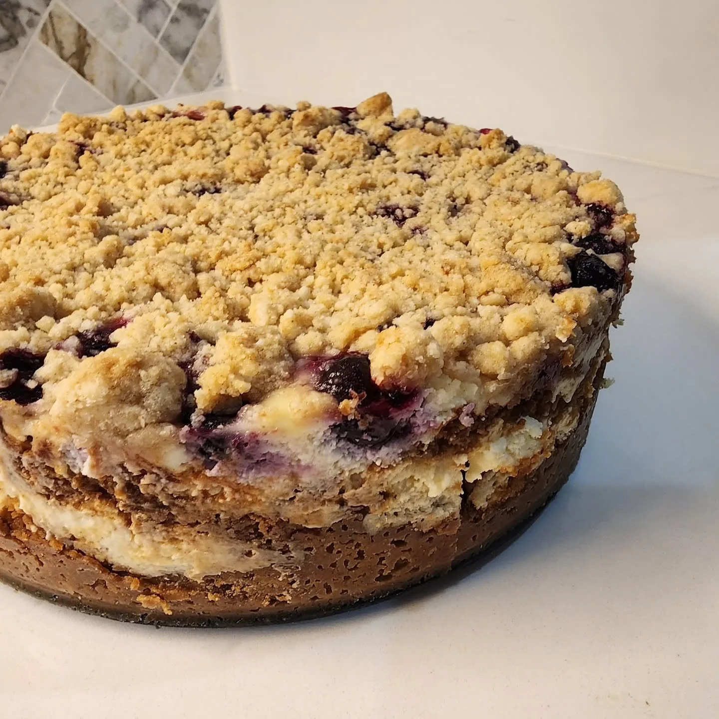 Happy Thanksgiving!!🍂🍁 
Gluten-free fall treats....
Blueberry cheesecake🫐 
Pumpkin caramel cake 🥮
Mini apple pies🥧