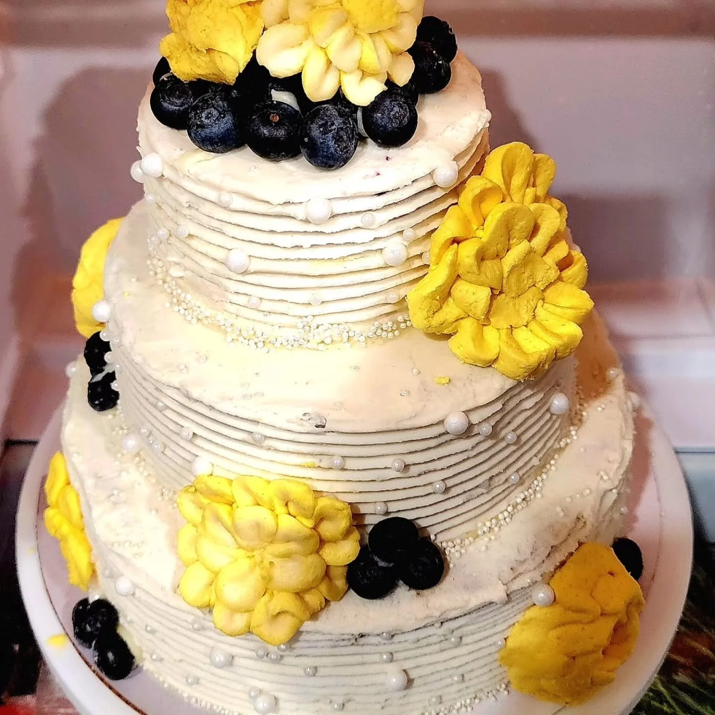 Lemon Blueberry anniversary cake!! 

#anniversarycake #fortworth #glutenfree #lemon #blueberry