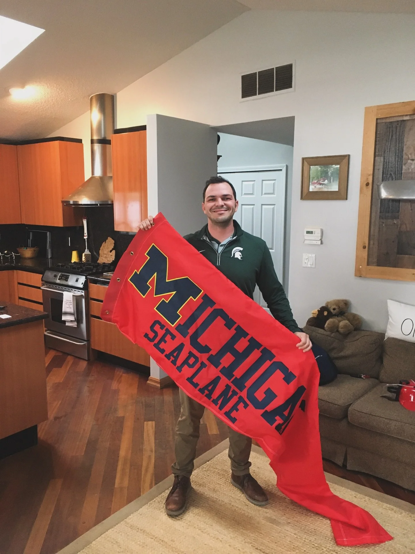 🎄✈️ From our family to yours &mdash; Merry Christmas and Happy Holidays from all of us at Michigan Seaplane! Thank you for allowing us to pass on our passion for splashin&rsquo;. We can&rsquo;t wait to fly with you next year! 

📞 248-752-7602 
📍41