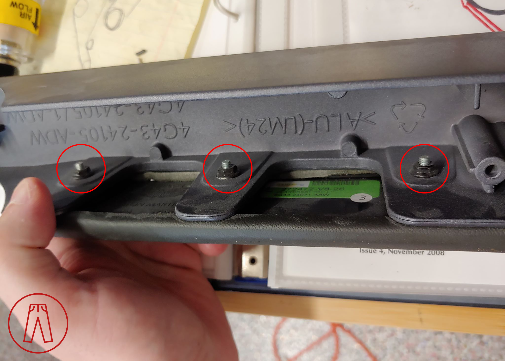 Door bar pad nuts Rp.png