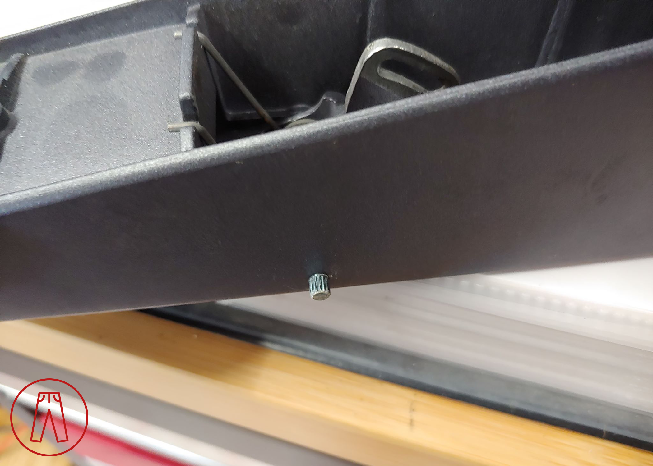 Door bar pin end Rp.png