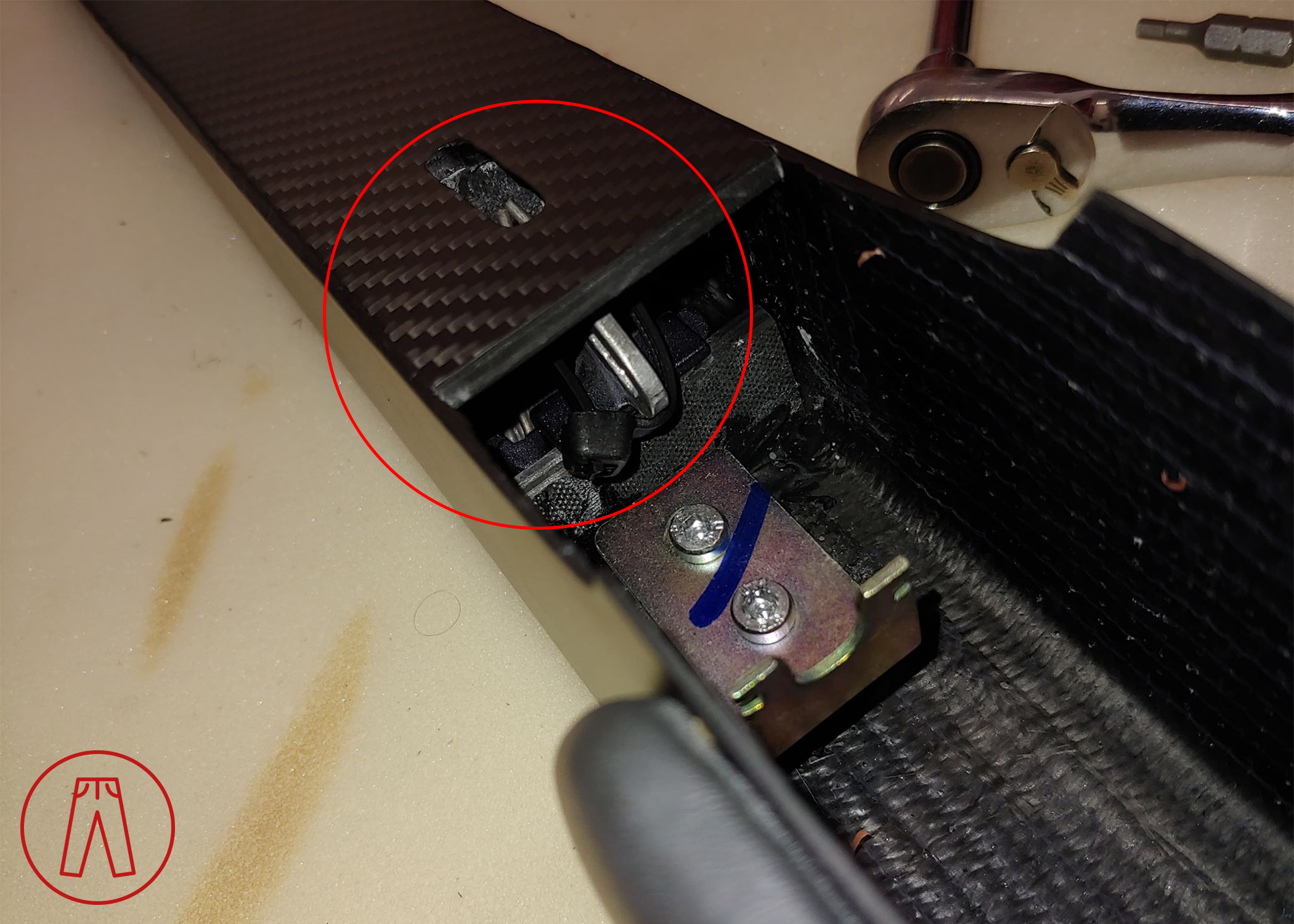 Door bar latch reinstalled Rp.png