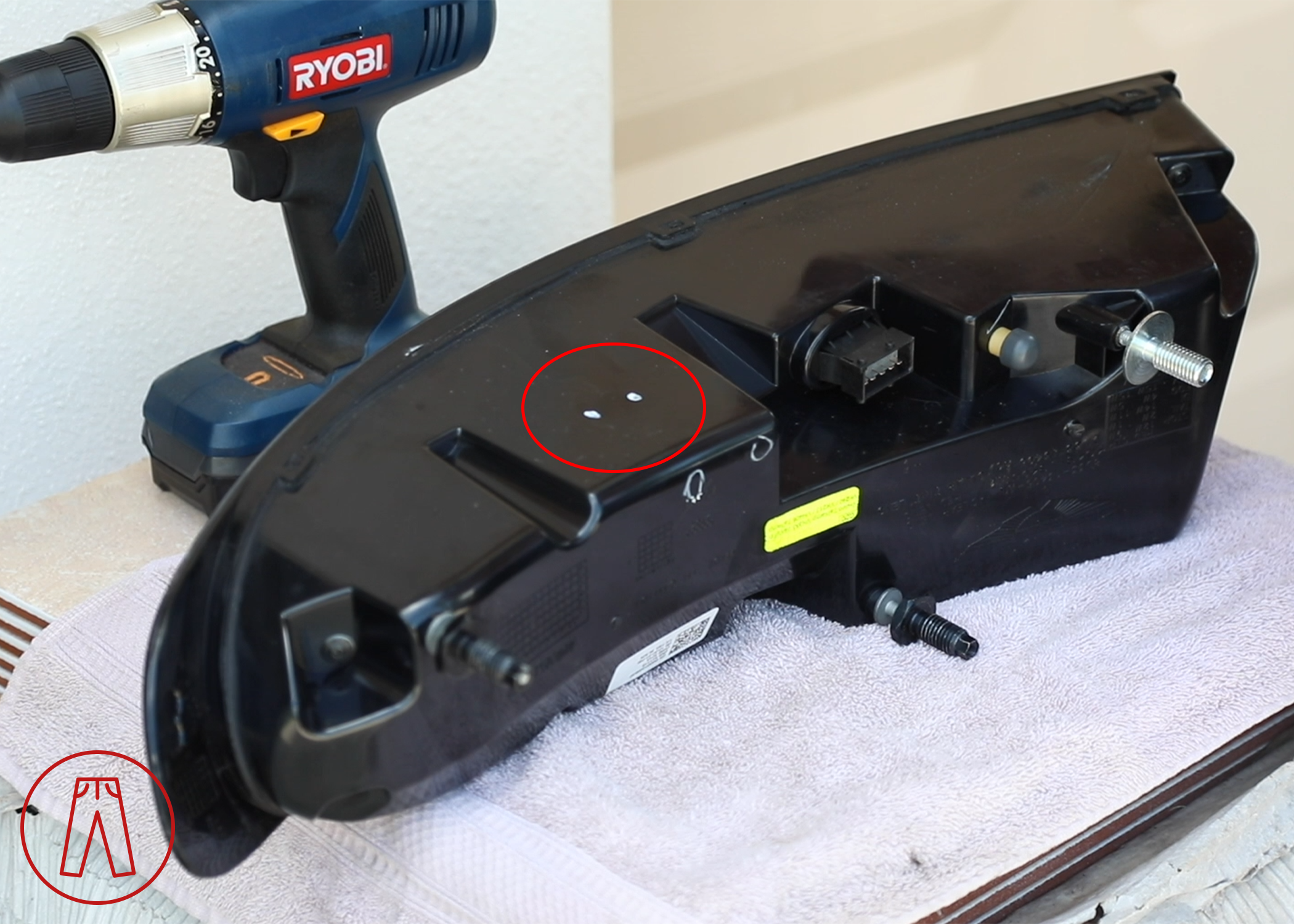 Tail Light Two Holes Drill Points Rp.png